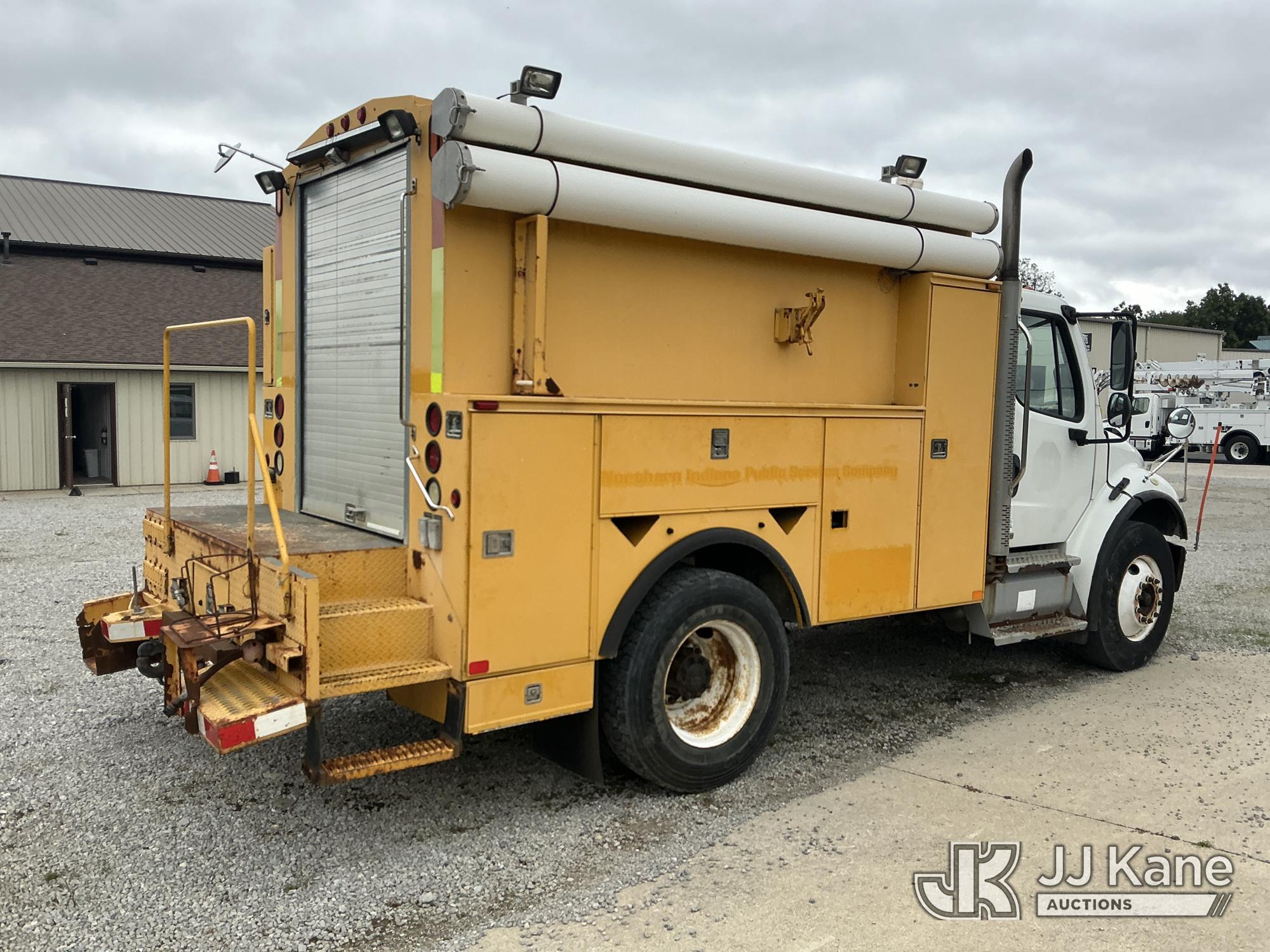 2011 Freightliner M2 106