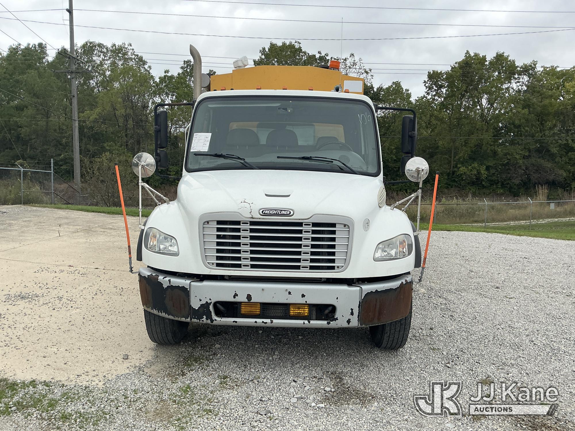 2011 Freightliner M2 106