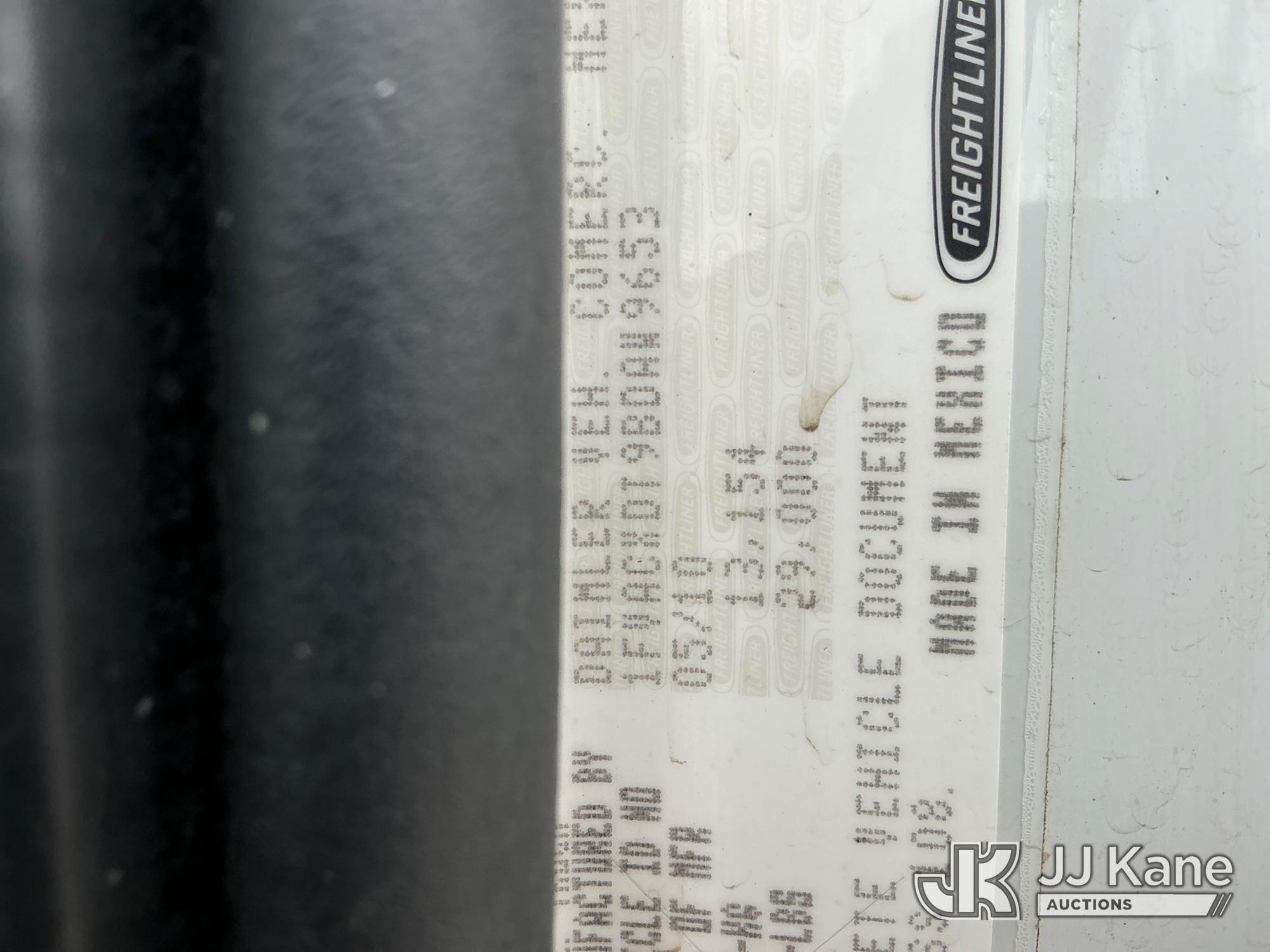 2011 Freightliner M2 106