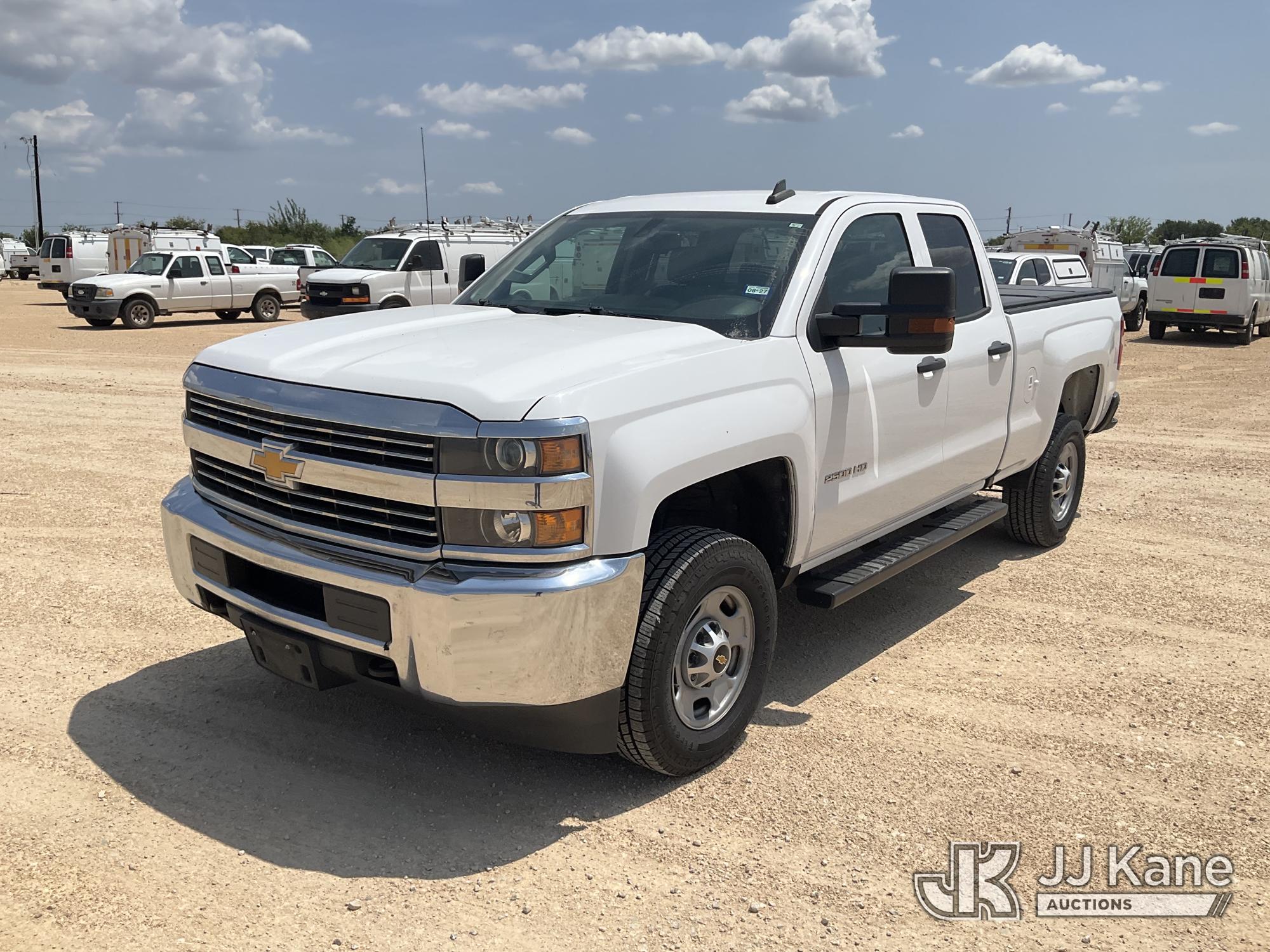 2016 Chevrolet Silverado 2500HD Crew-Cab Pickup Truck (1638759)