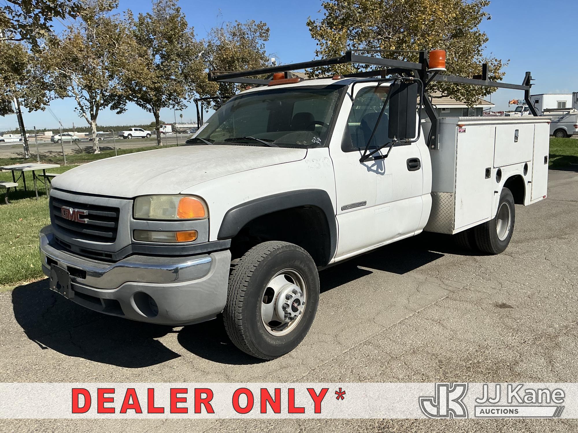 Photo of 2004 GMC Sierra 3500