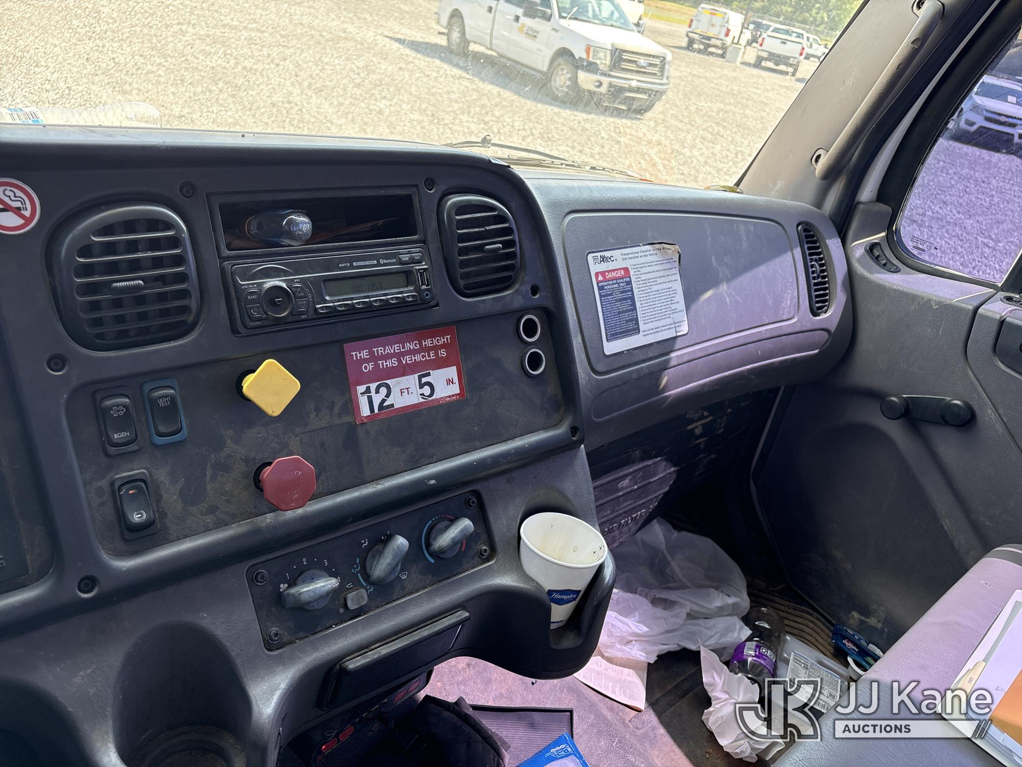 2017 Freightliner M2 106