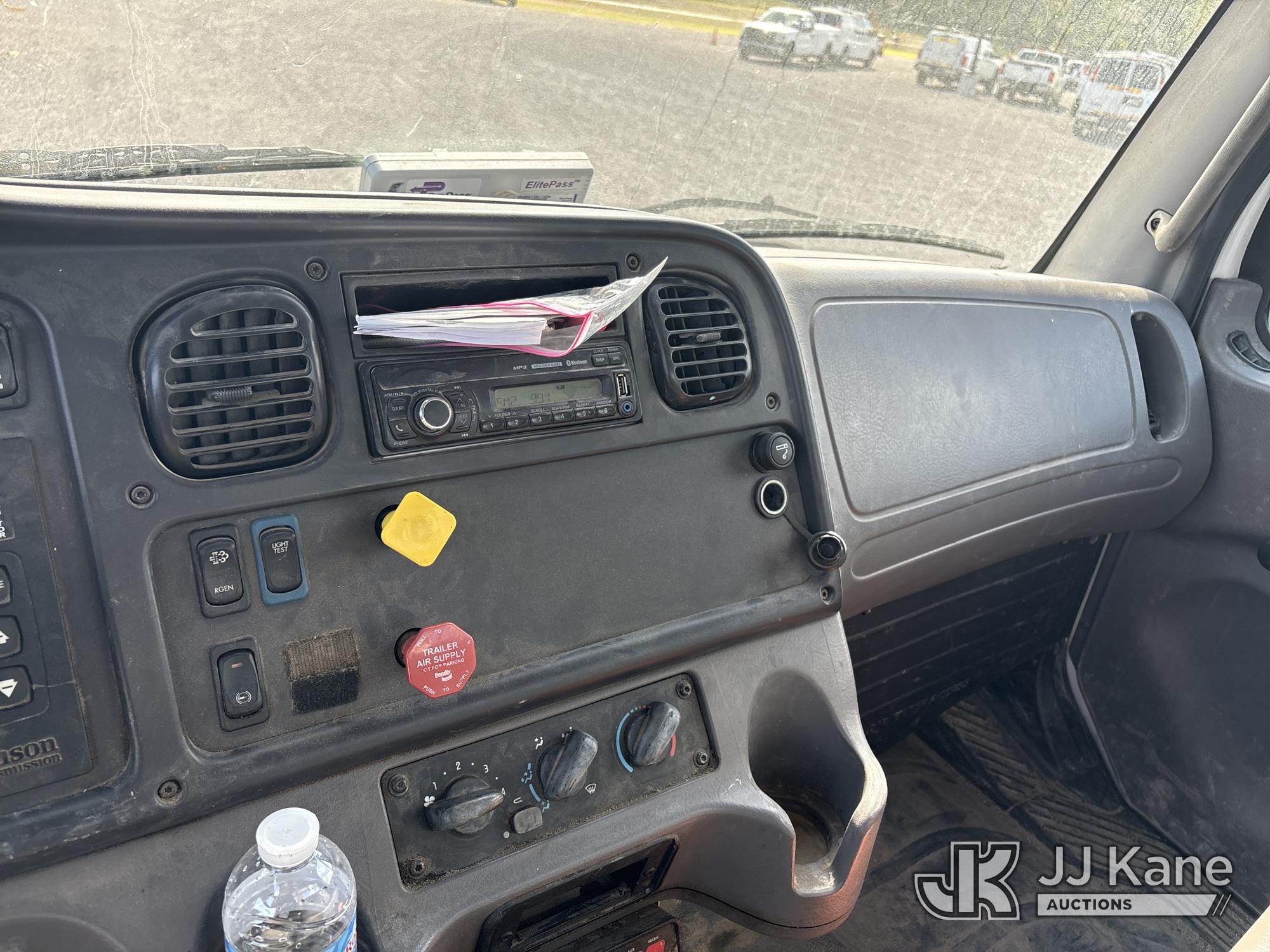 2017 Freightliner M2 106