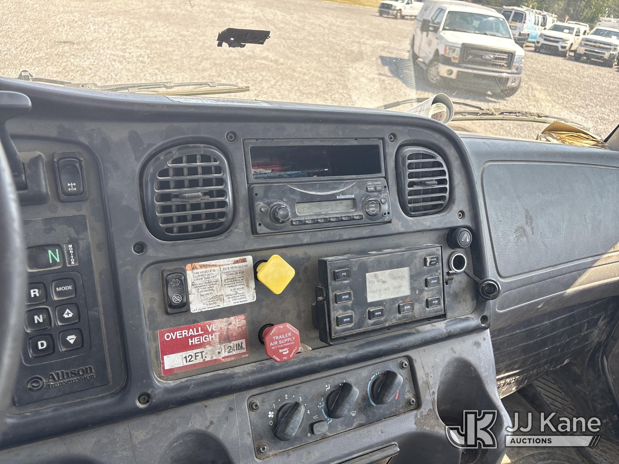 2015 Freightliner M2 106