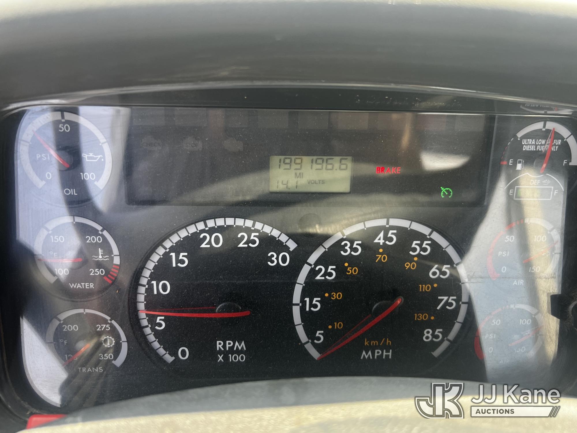 2015 Freightliner M2 106