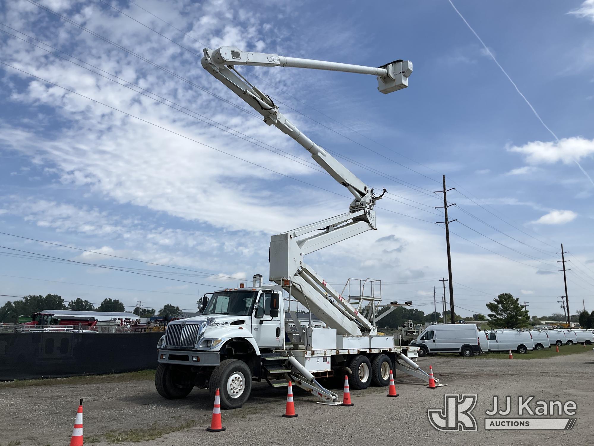 Photo of 2003 International 7400