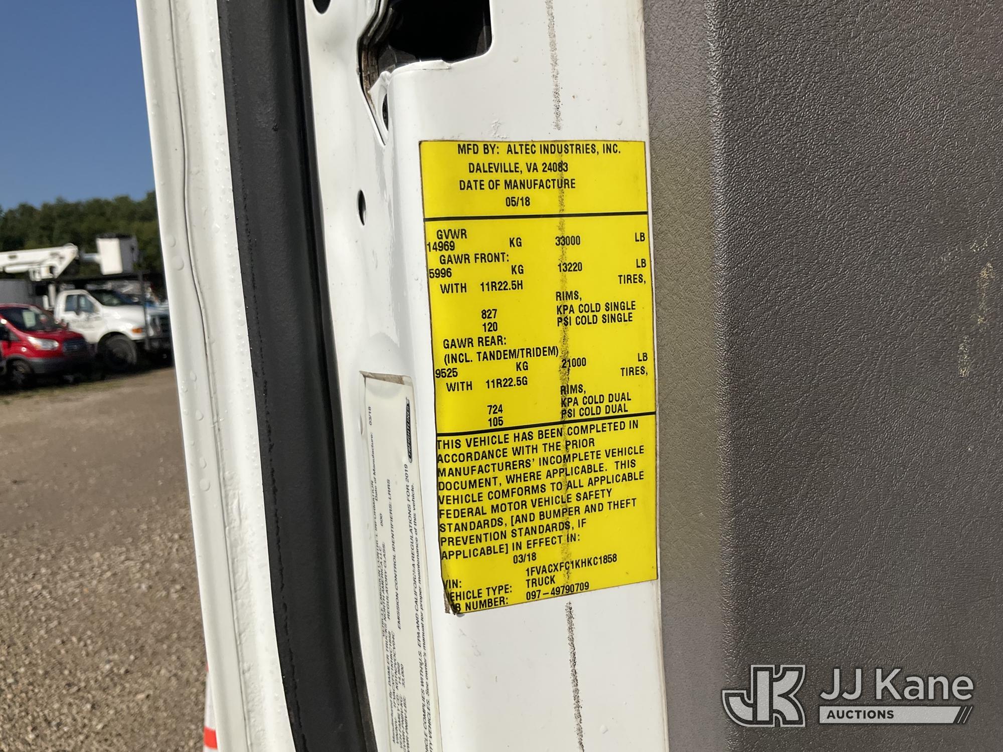 2019 Freightliner M2