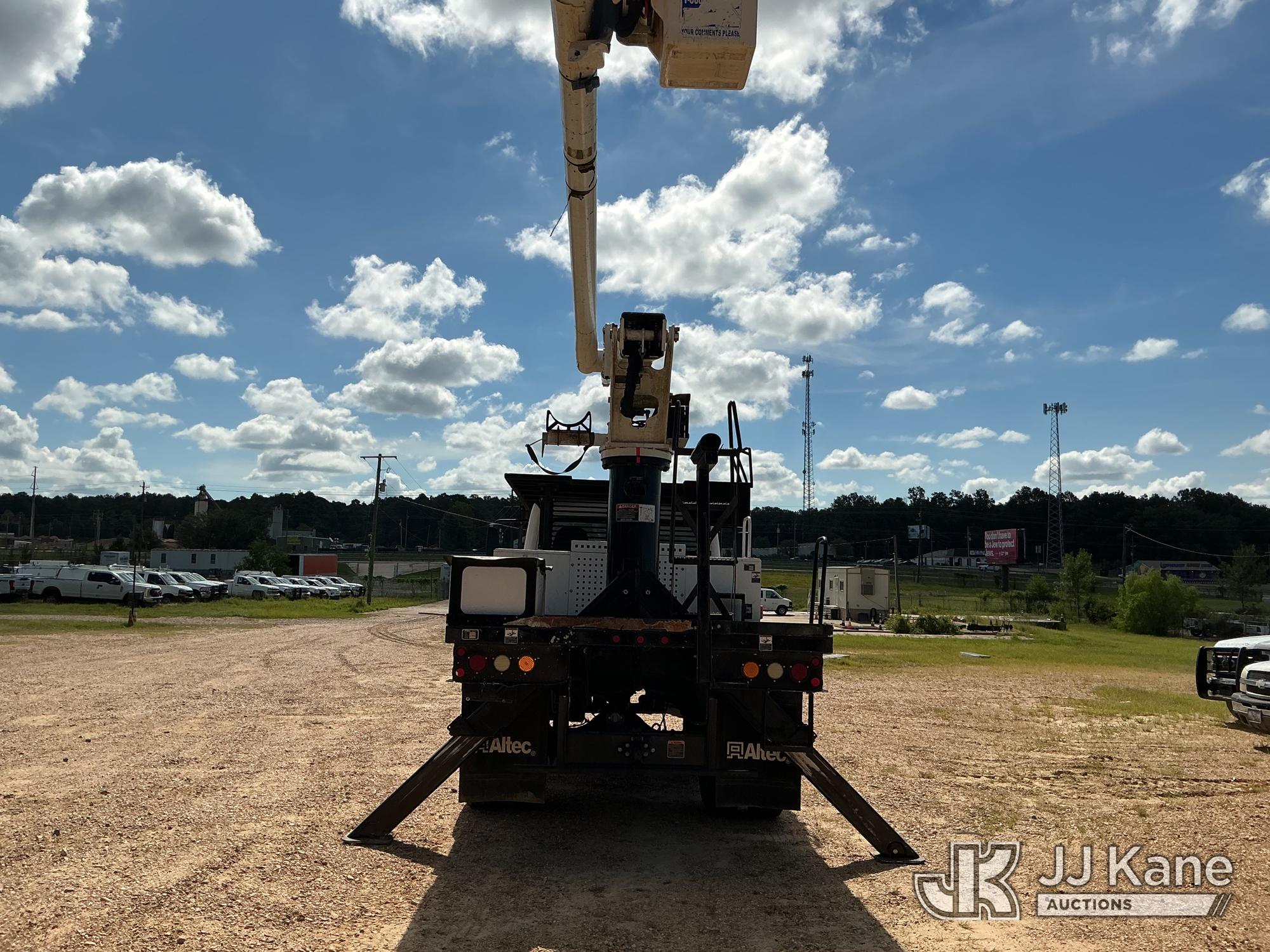 2015 Freightliner M2 106