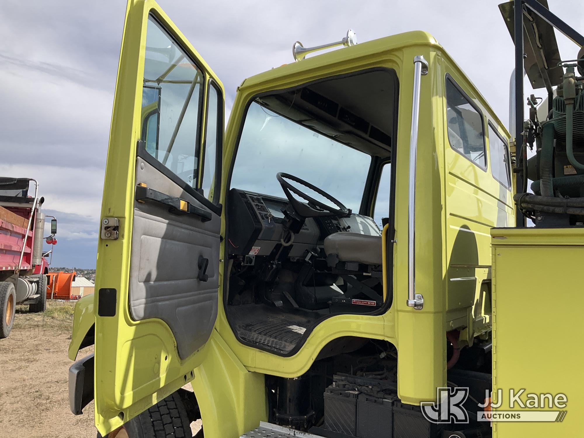 2002 Freightliner FL70