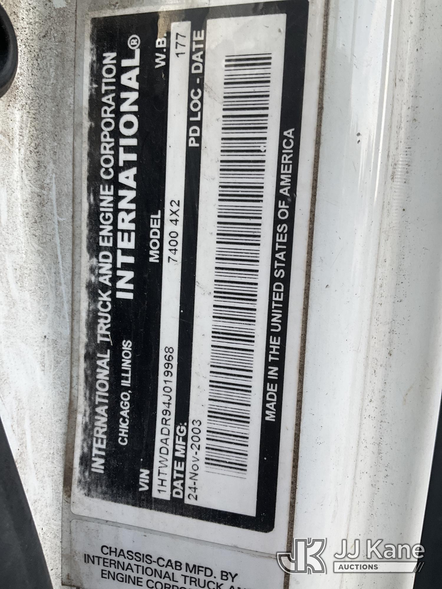 2004 International 7400