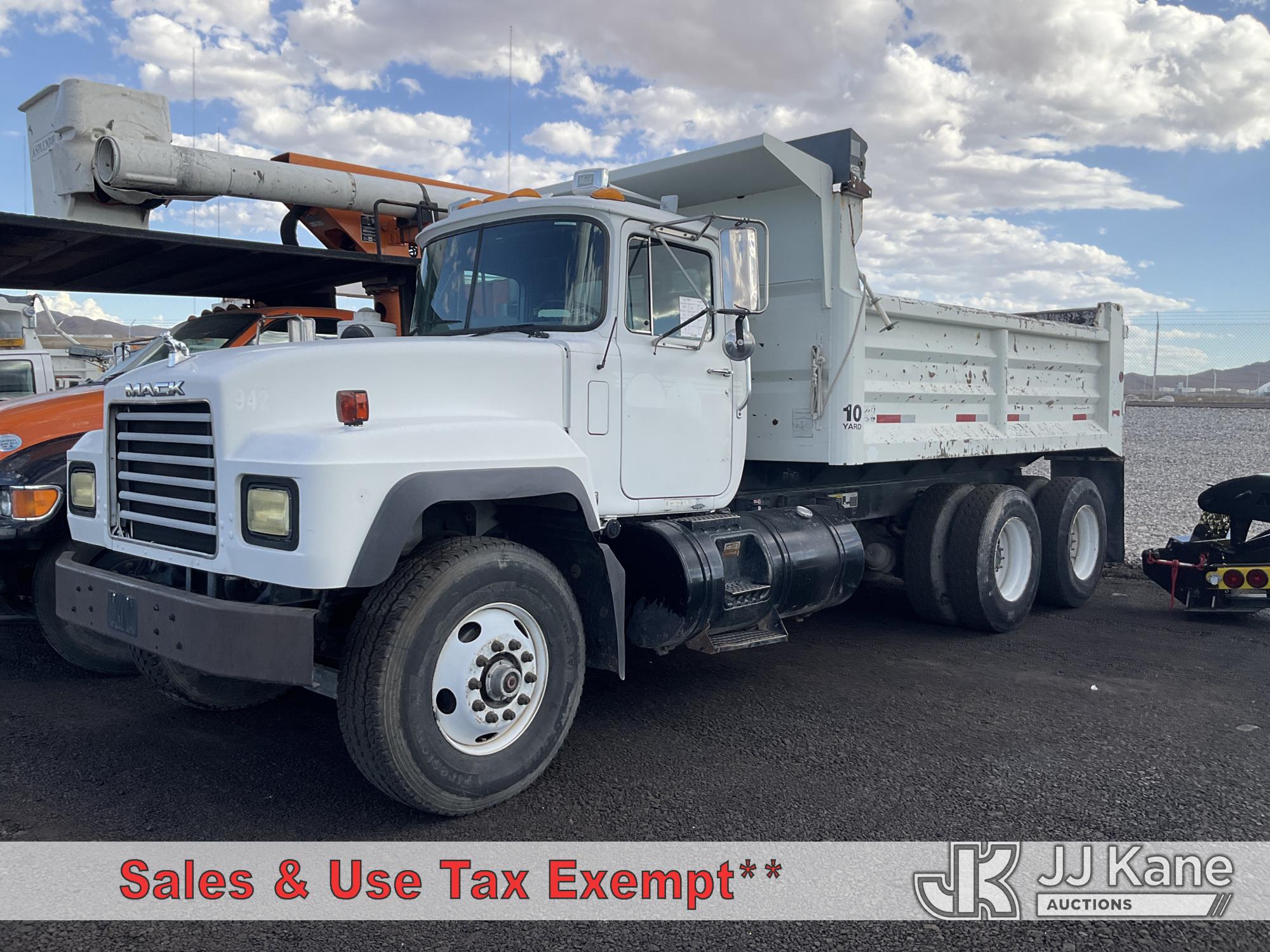 Photo of 2003 Mack RD600
