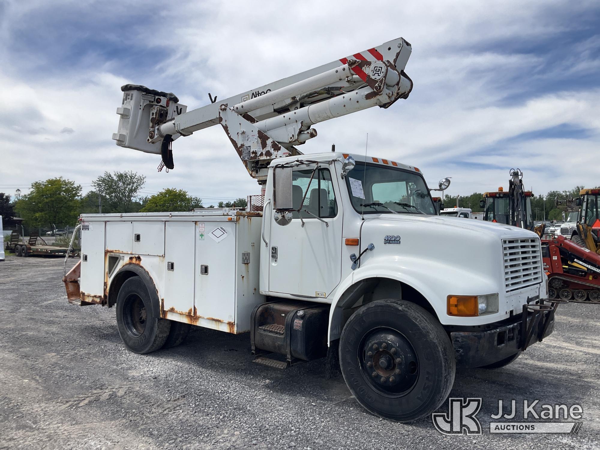 2000 International 4900
