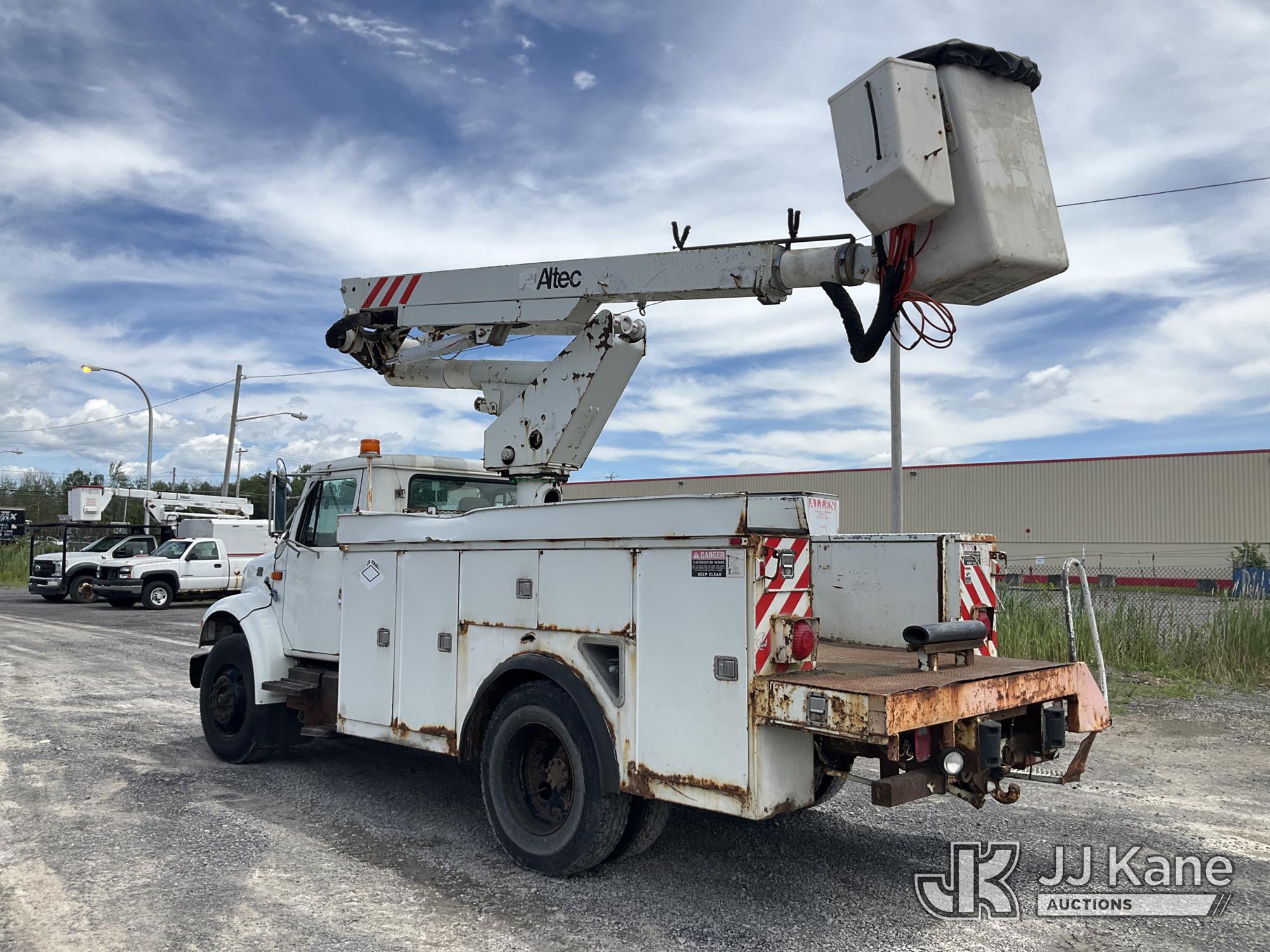 2000 International 4900