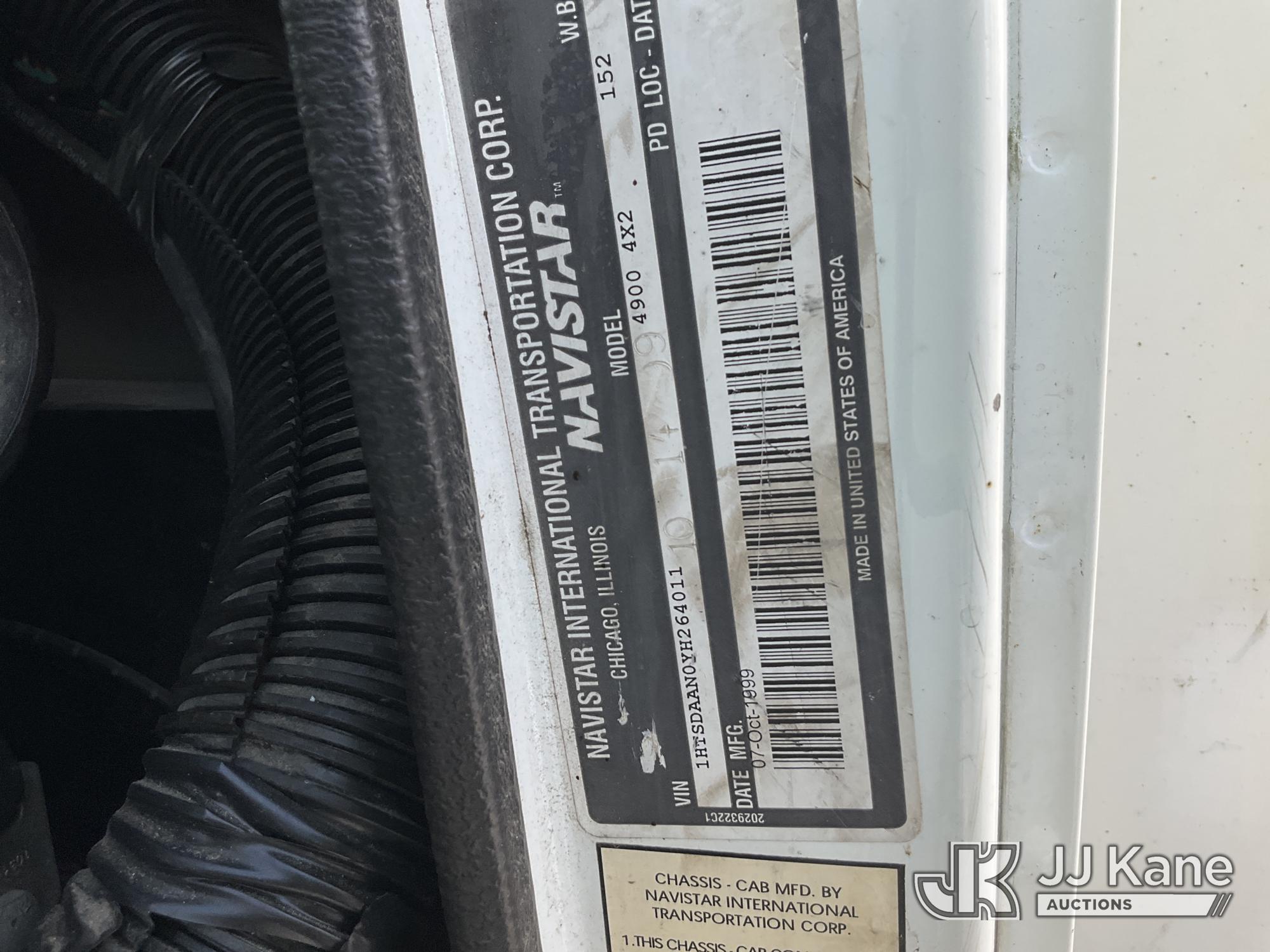 2000 International 4900