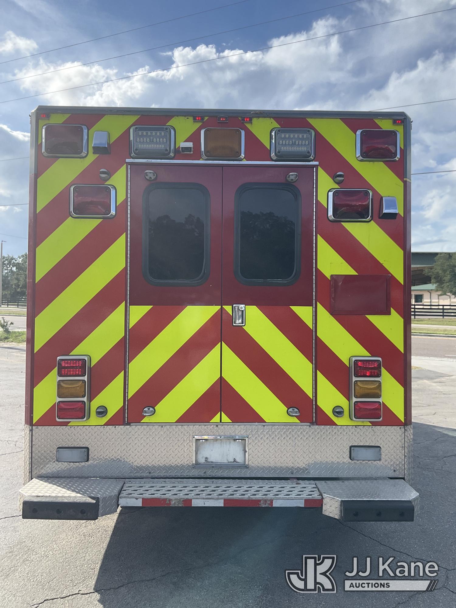 2005 Freightliner M2 106