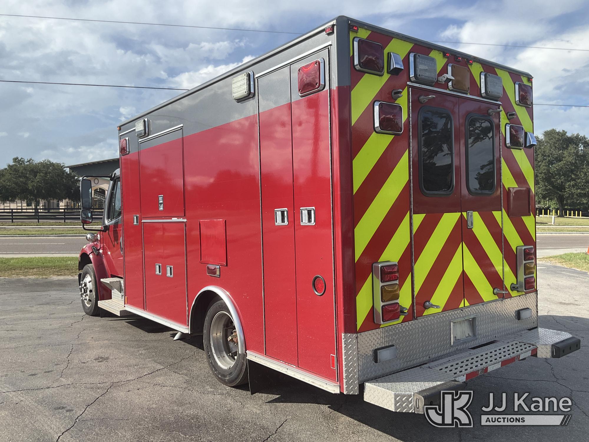 2005 Freightliner M2 106
