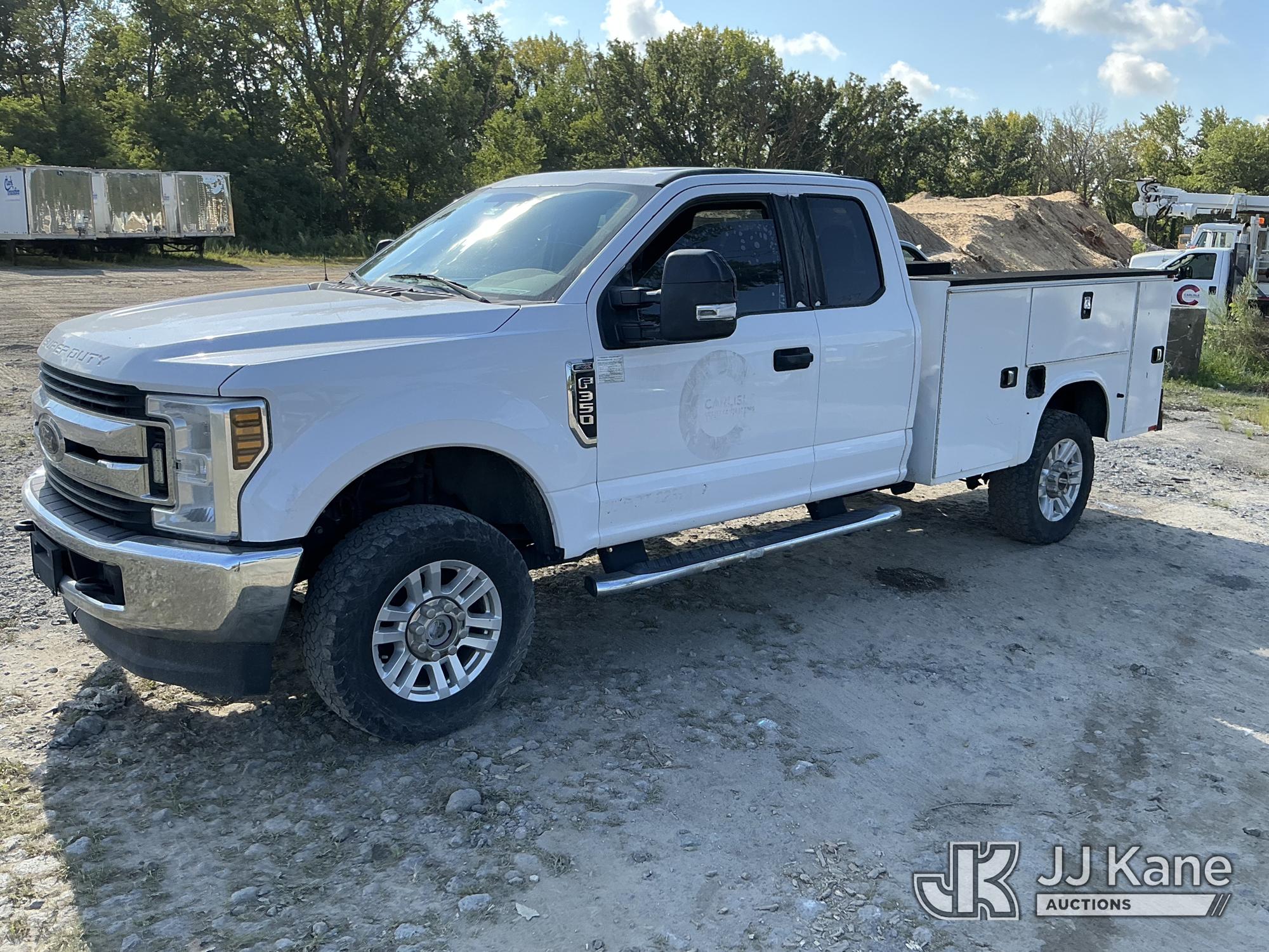 2019 Ford F-350 SD Extended-Cab Service Truck