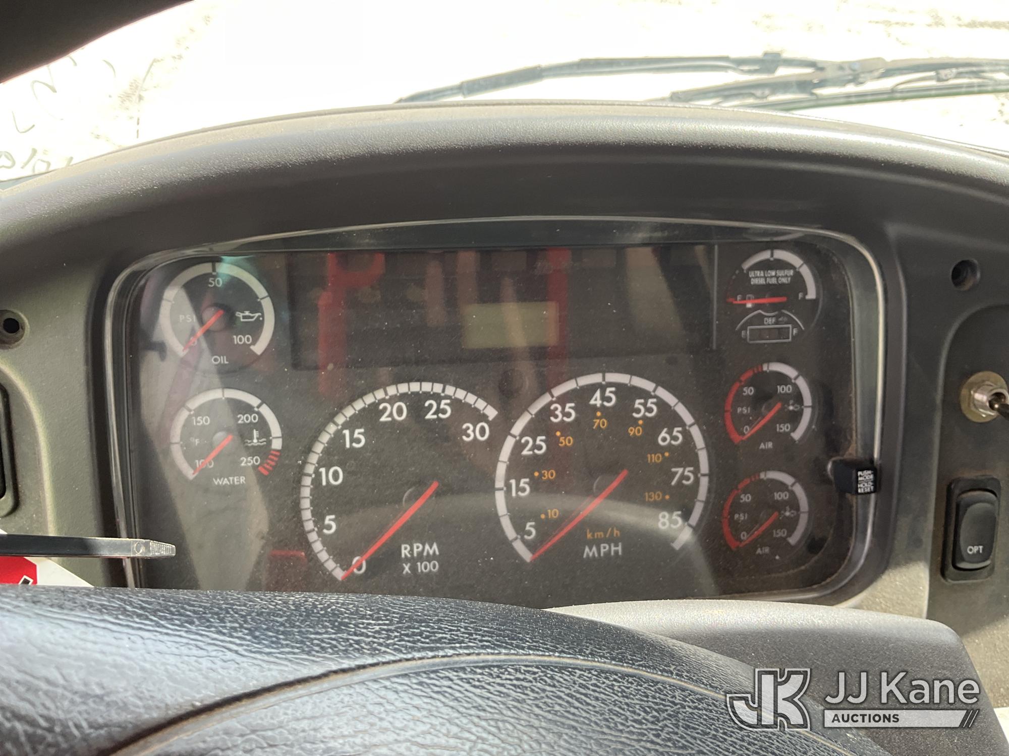 2012 Freightliner M2 106