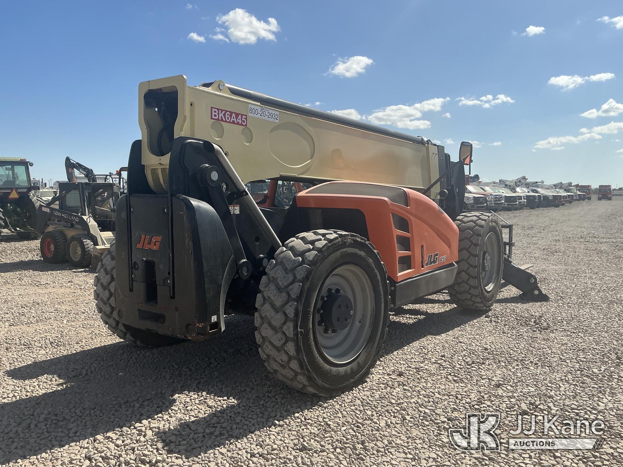 2018 JLG 1255