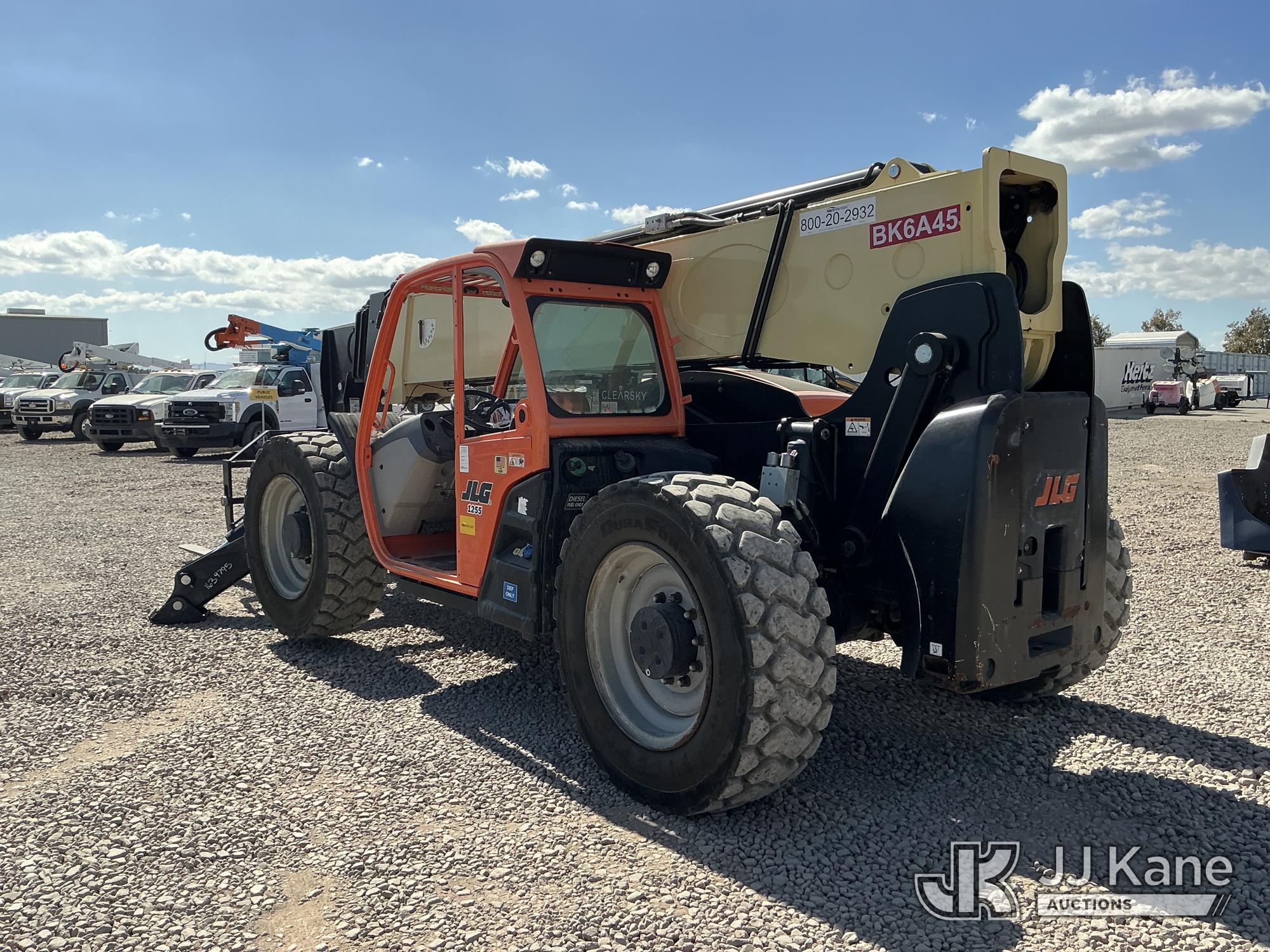 2018 JLG 1255