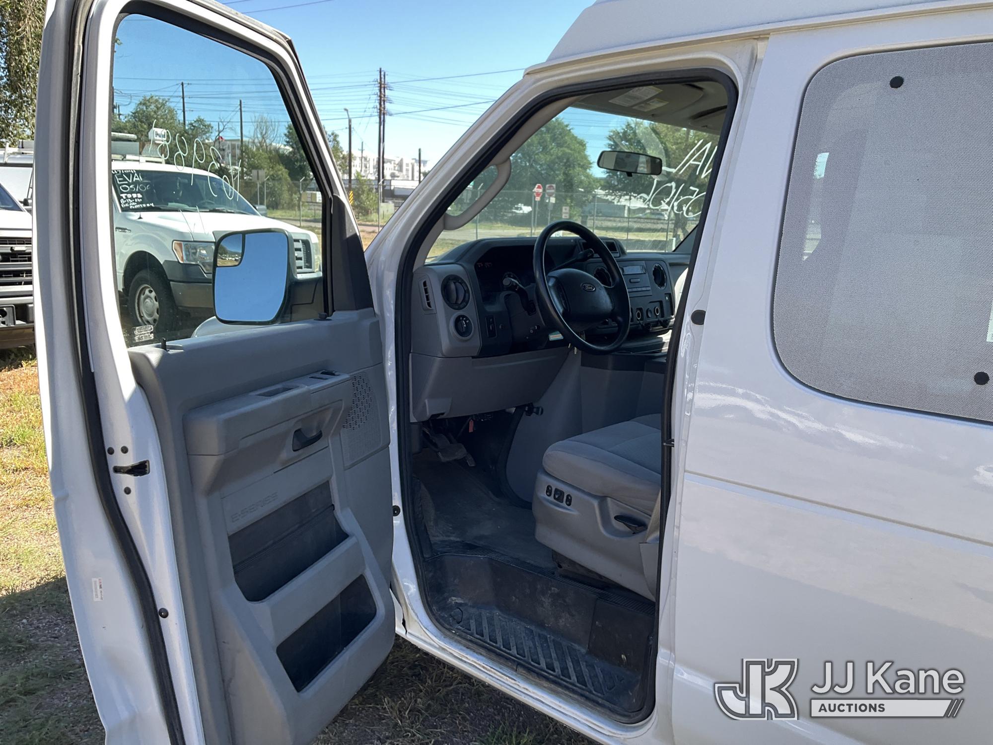2013 Ford E350