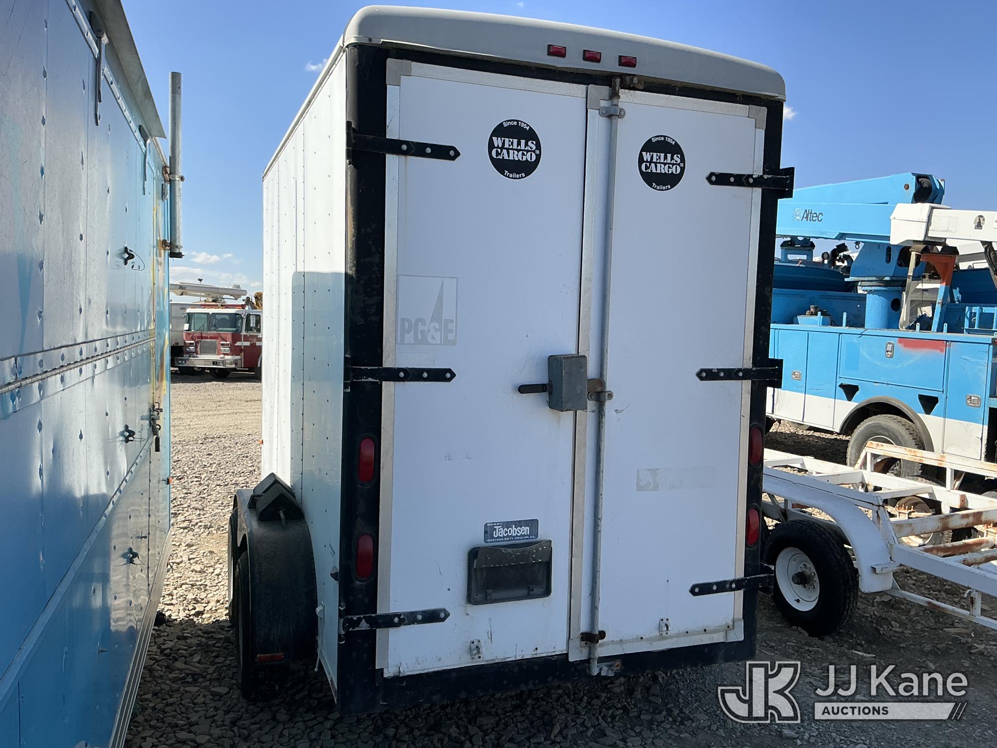 2000 Wells Cargo TW122