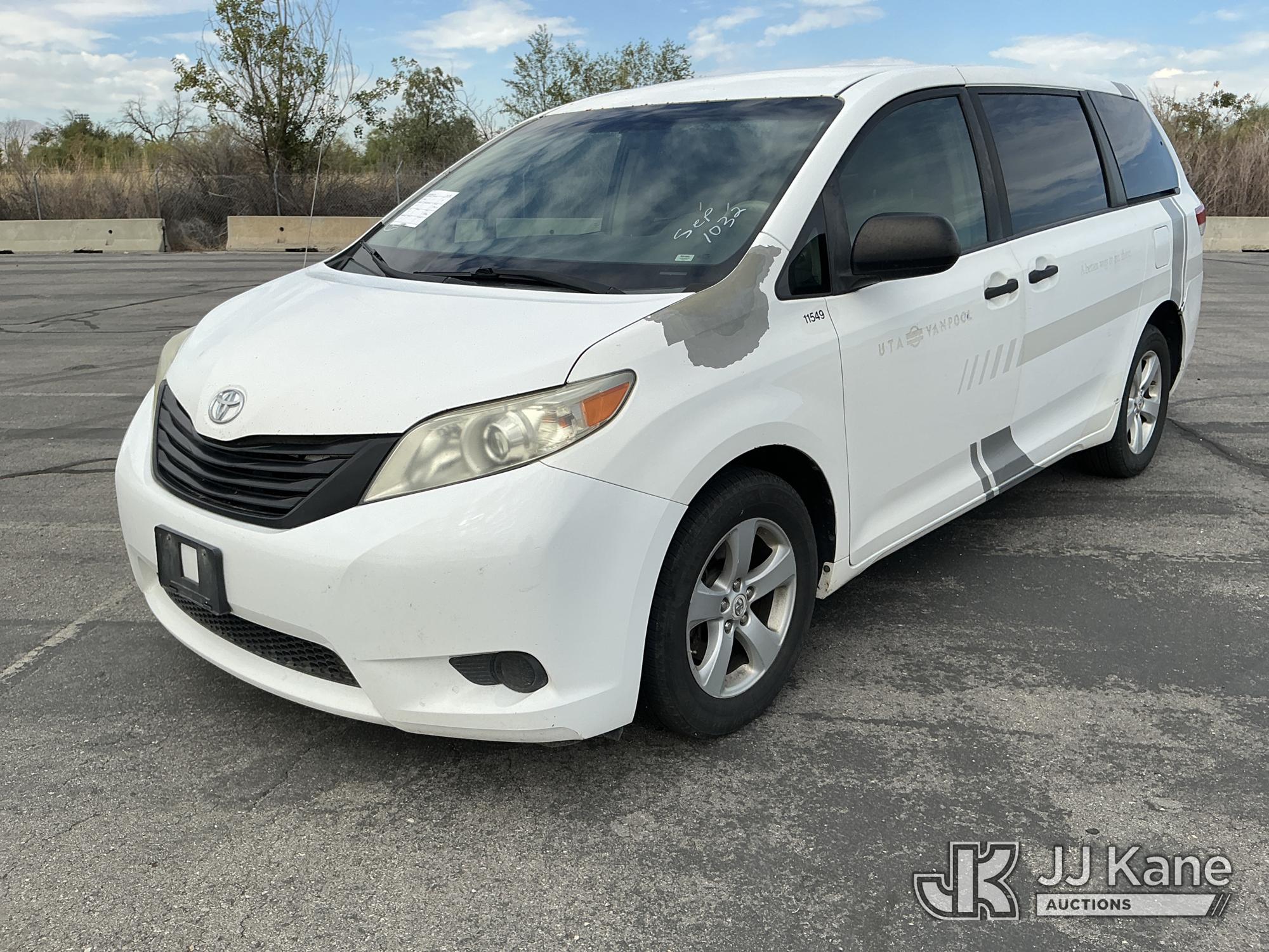 Photo of 2011 Toyota Sienna