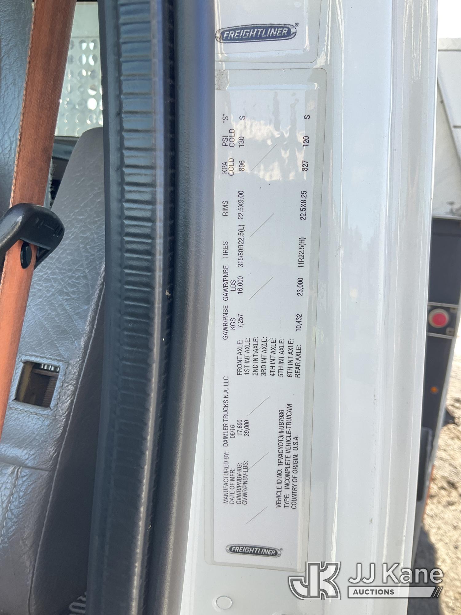 2017 Freightliner M2-106