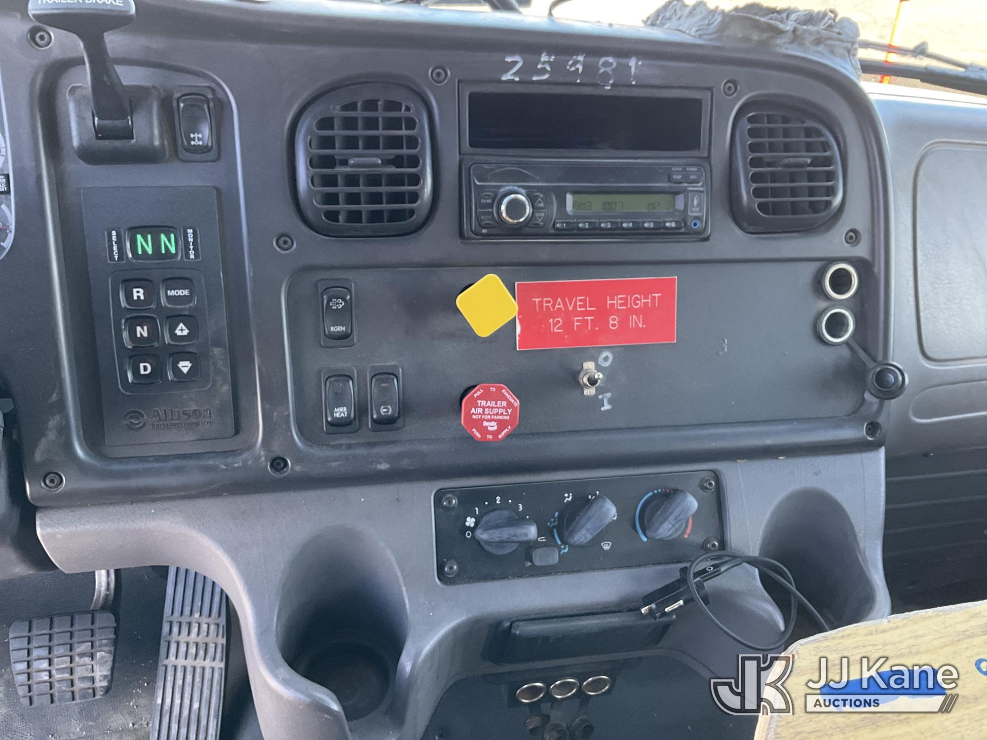 2017 Freightliner M2-106