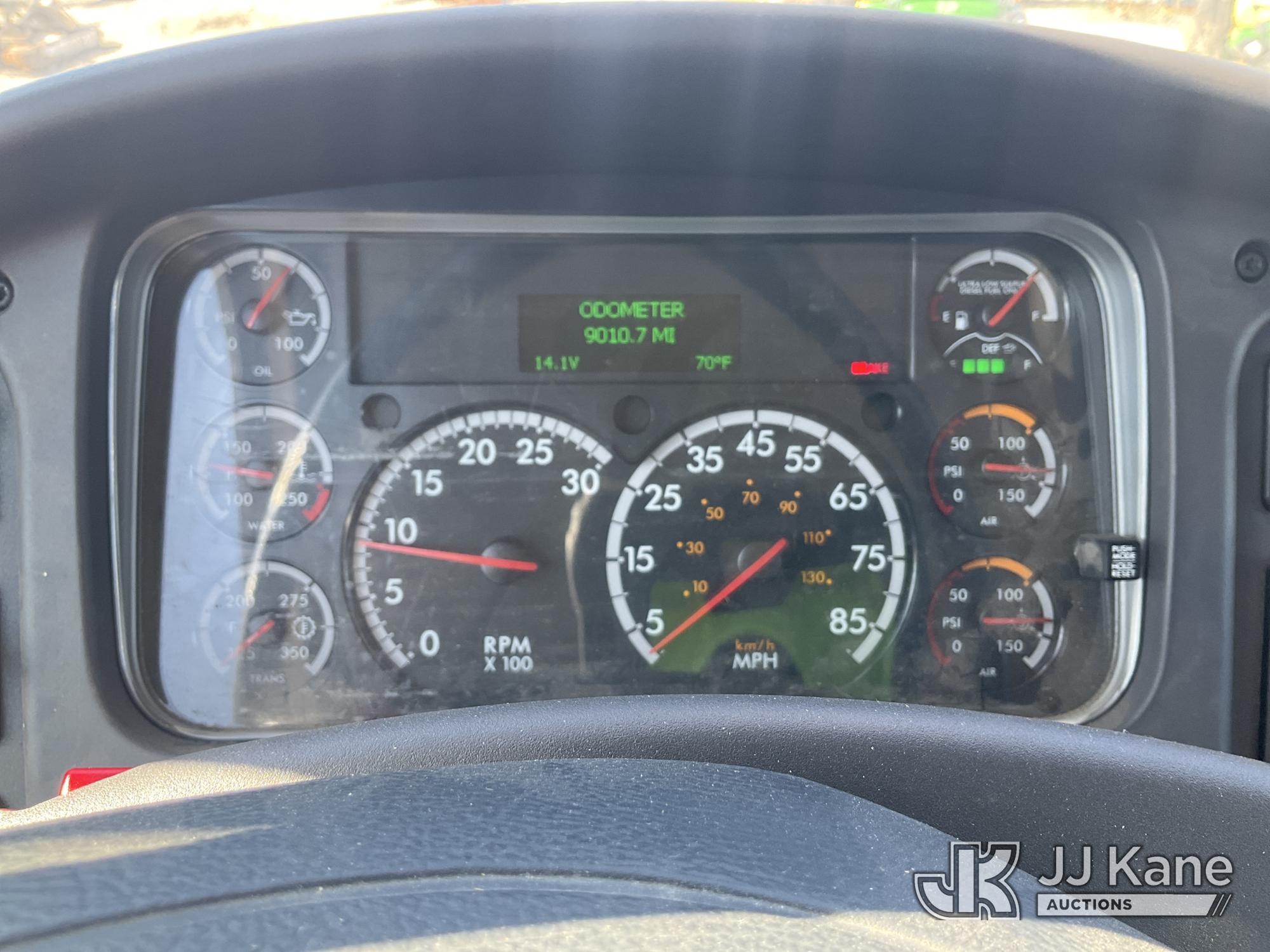 2021 Freightliner M2-112