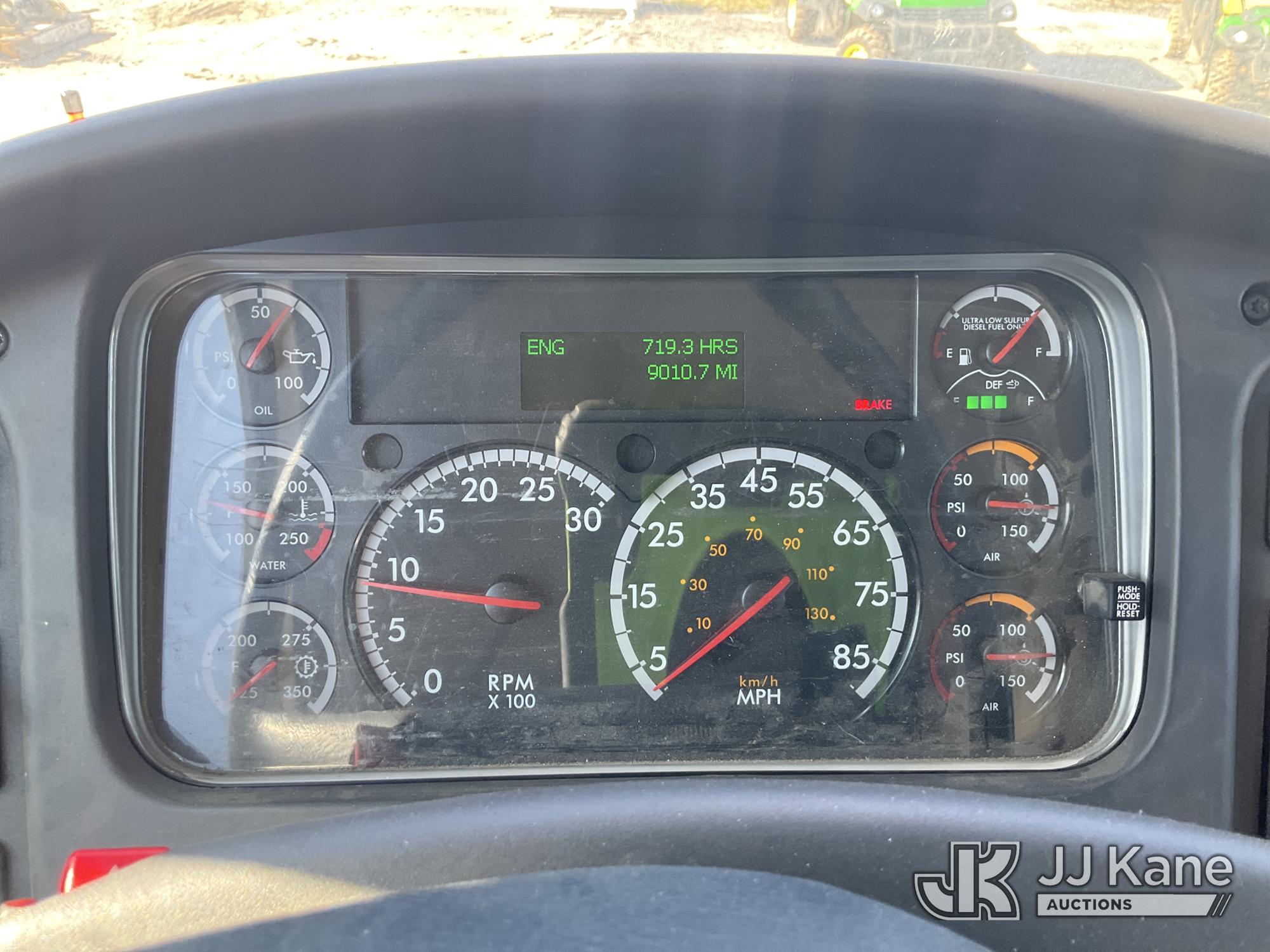 2021 Freightliner M2-112