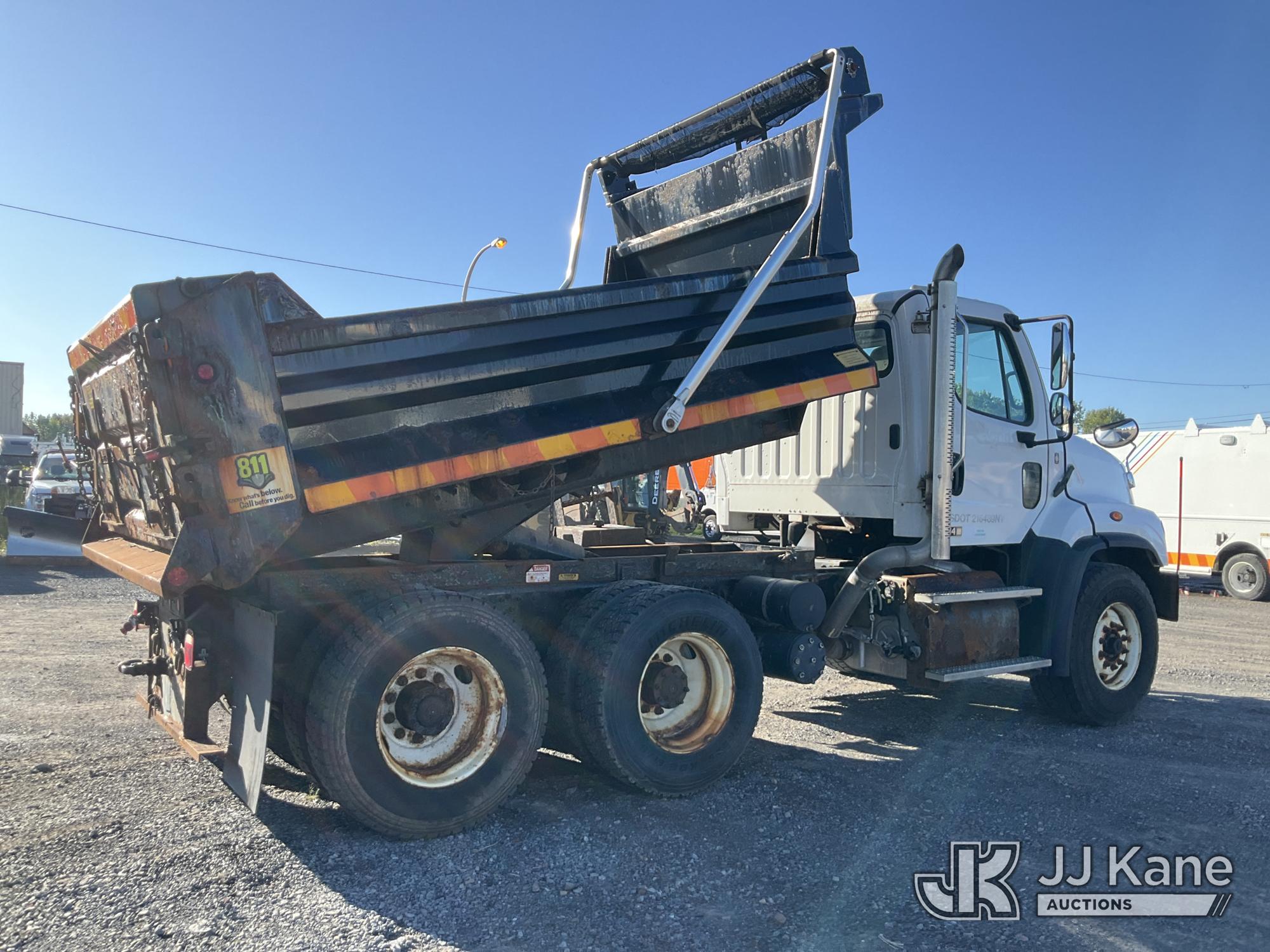 2016 Freightliner 114SD
