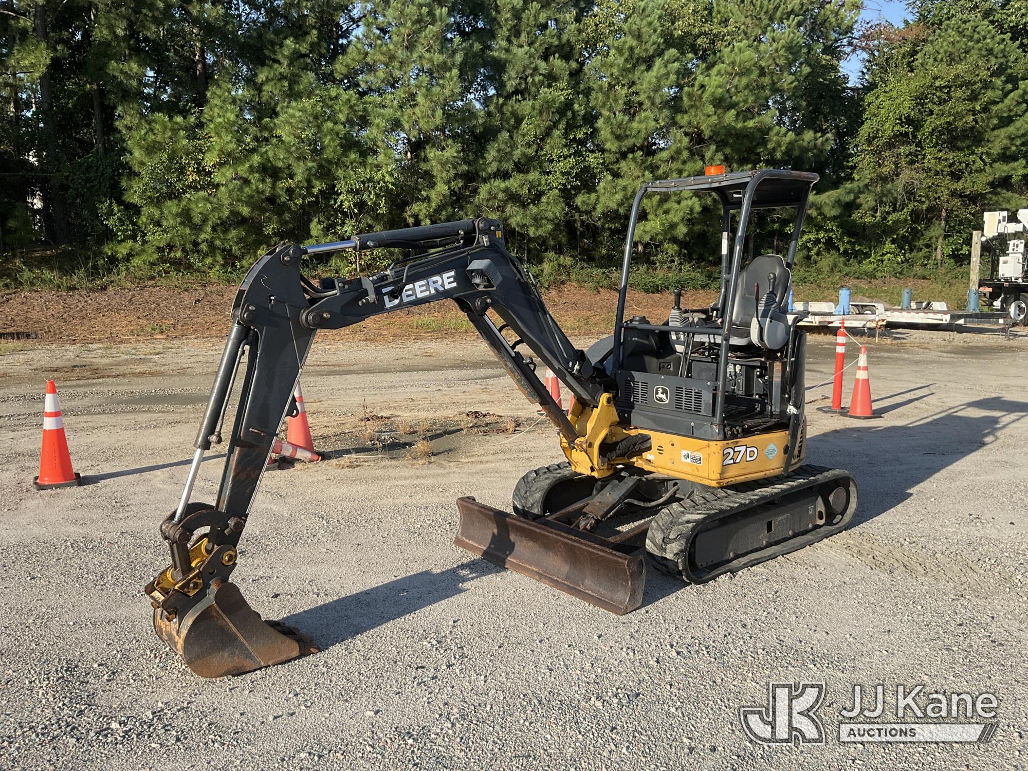 Photo of 2015 John Deere 27D