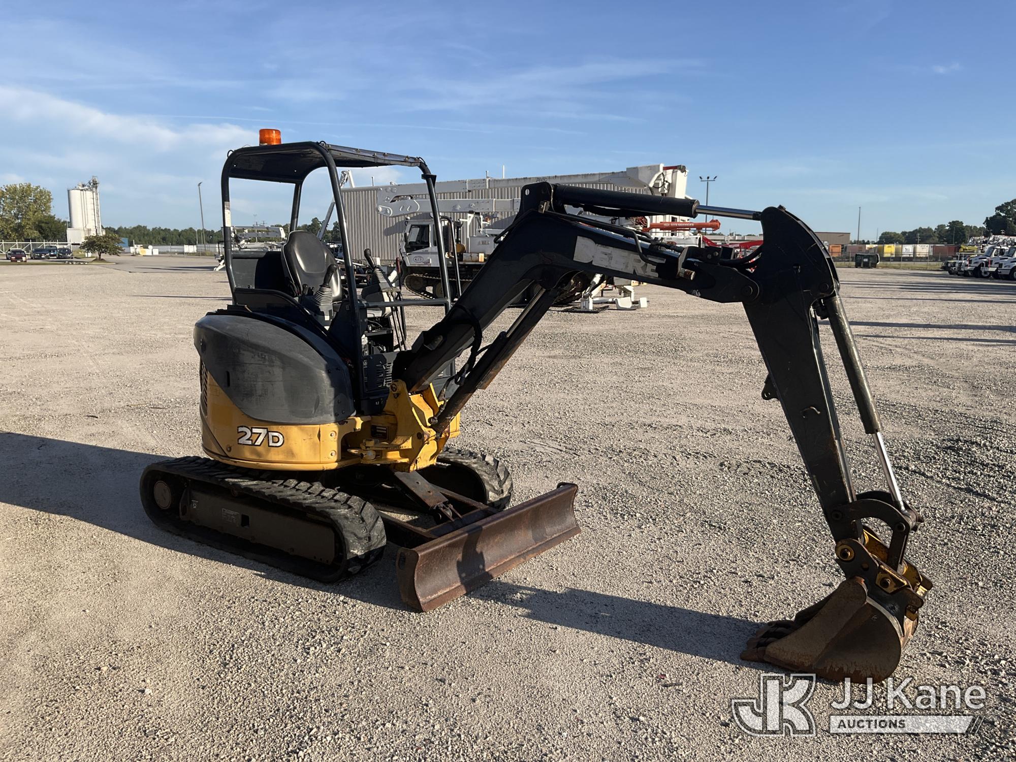 2015 John Deere 27D