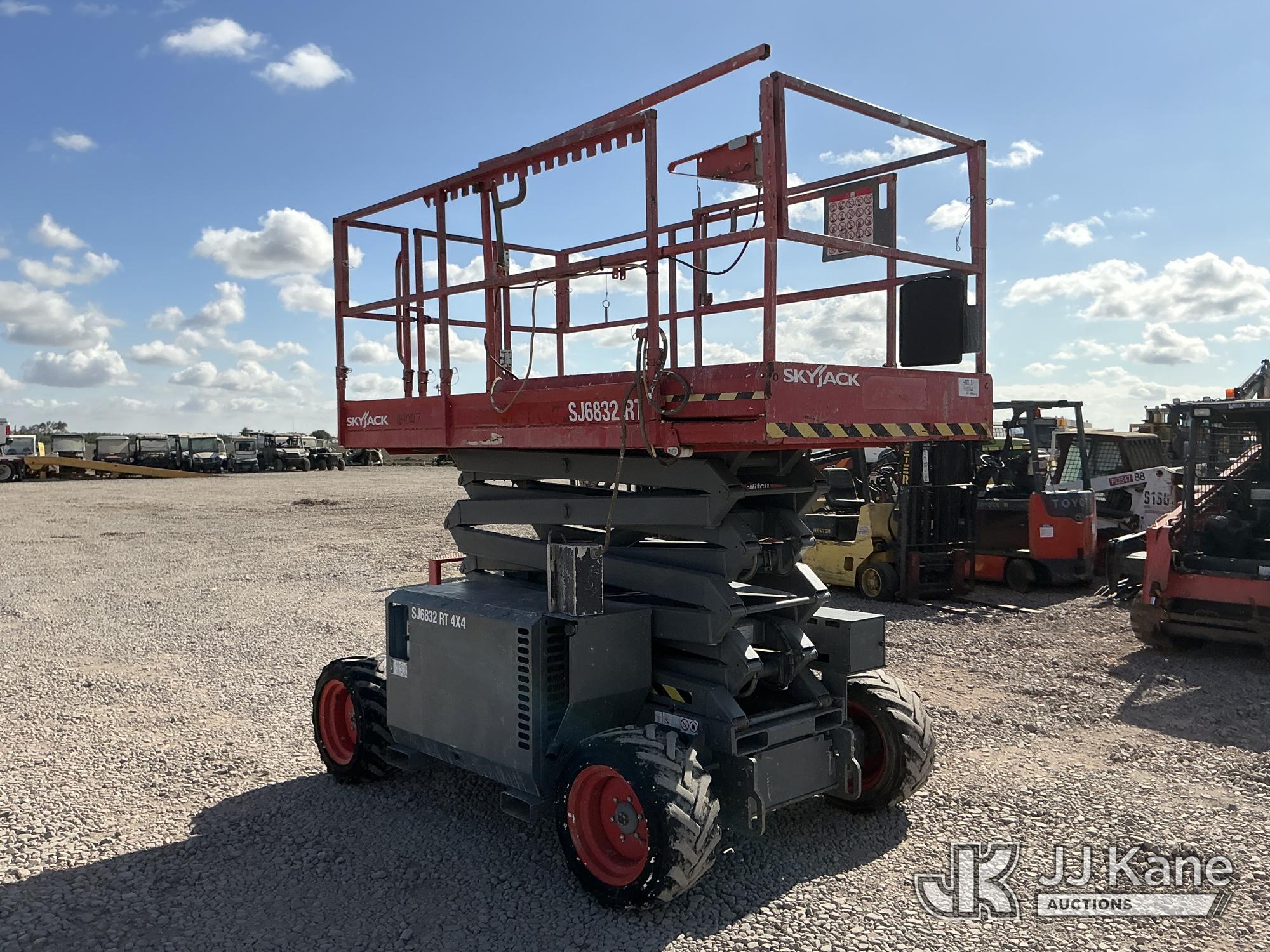 Photo of Skyjack SJ6832RT