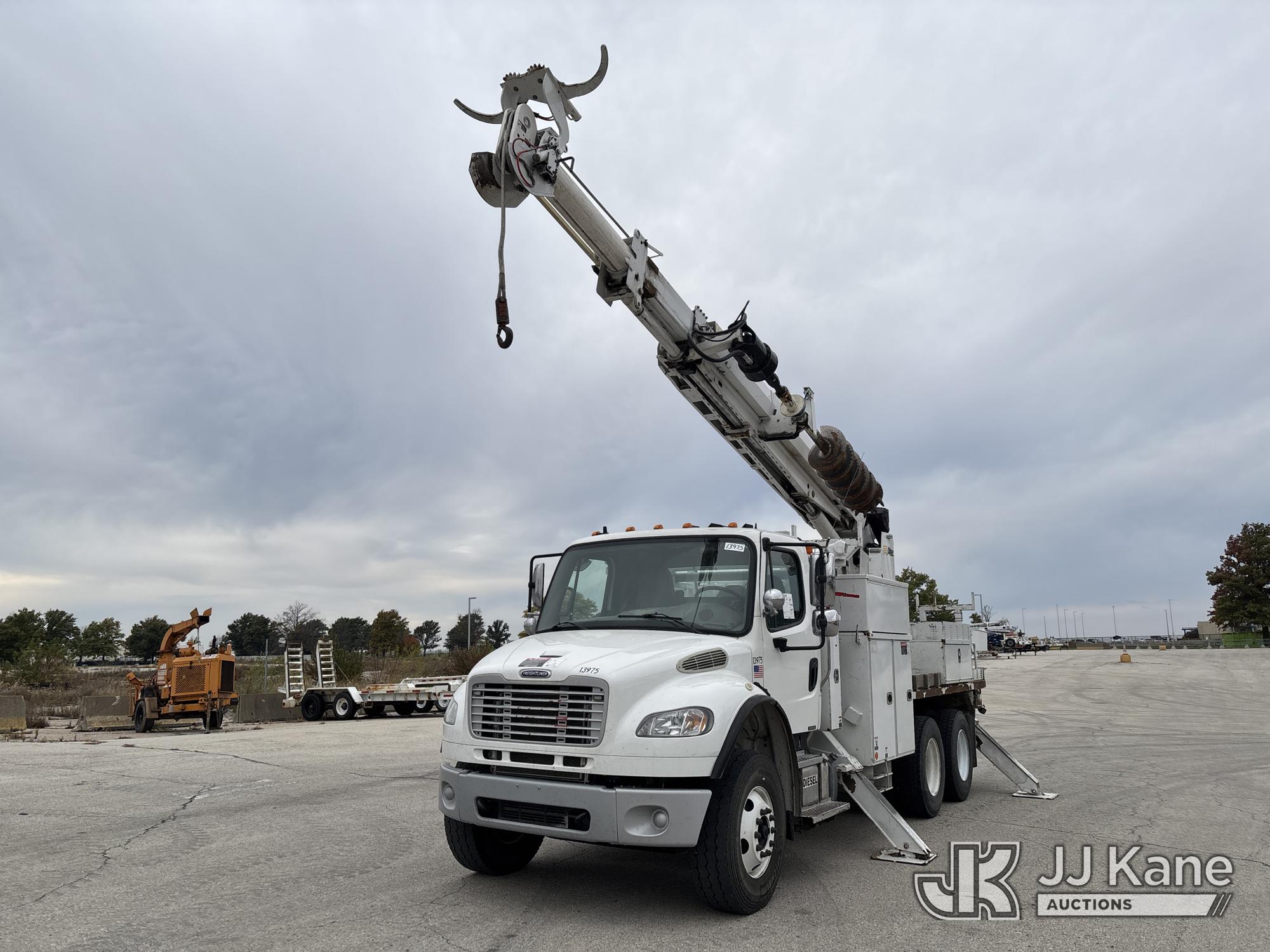 Altec DM45B-TR Digger Derrick On 2015 Freightliner M2 106 T/A Flatbed Truck (1640244)