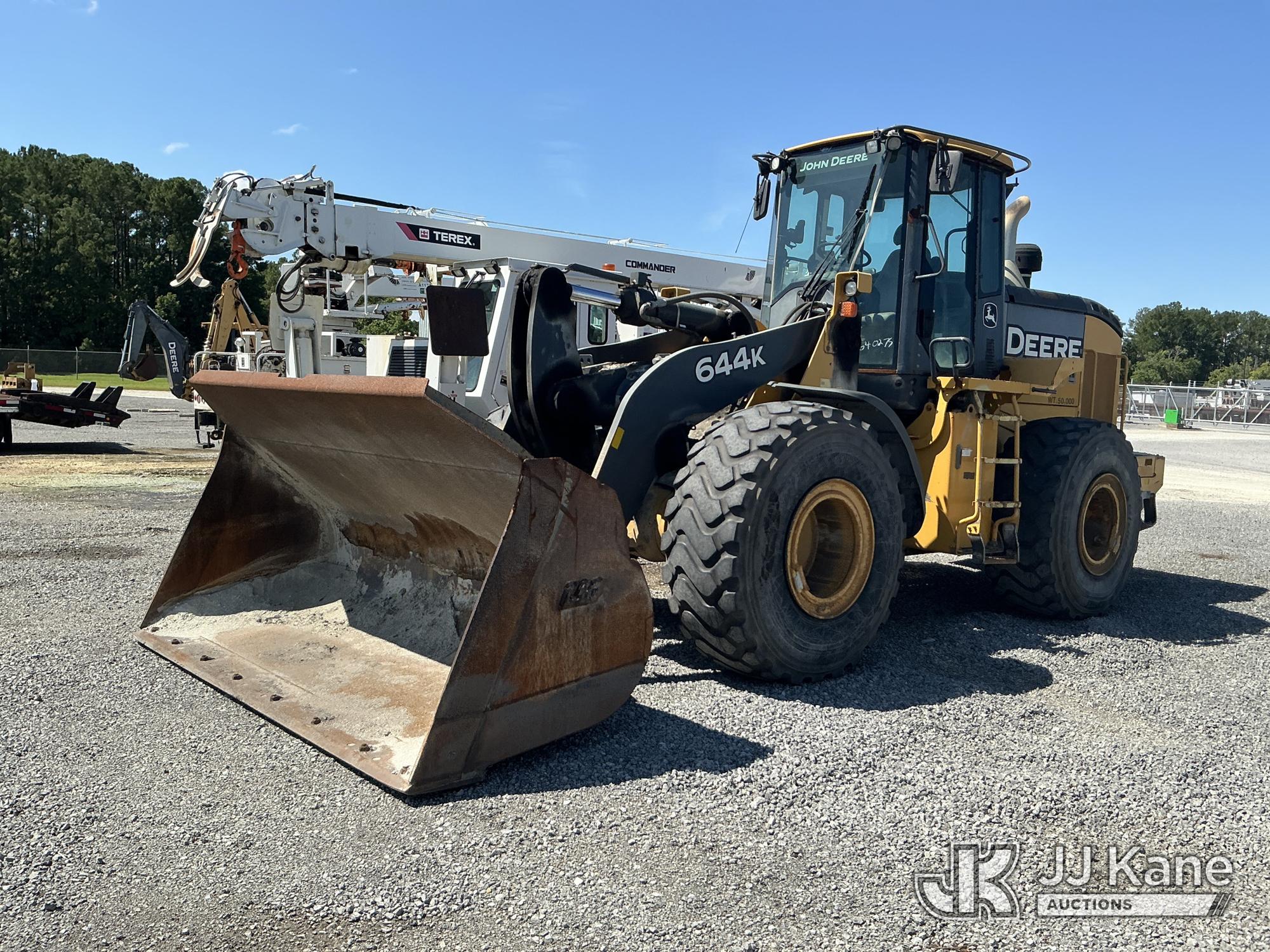 Photo of John Deere 644K