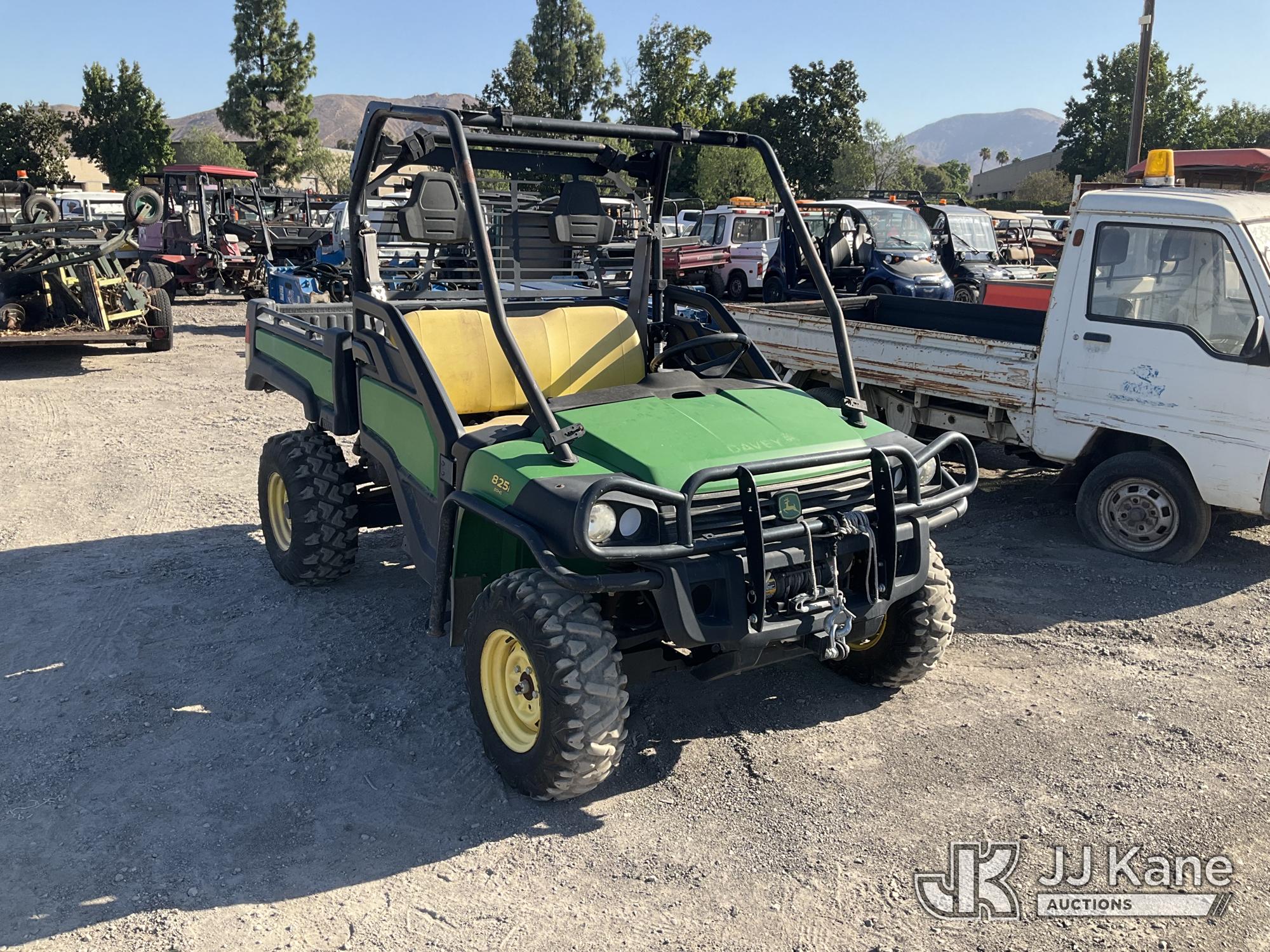 2016 John Deere GATOR XUV825