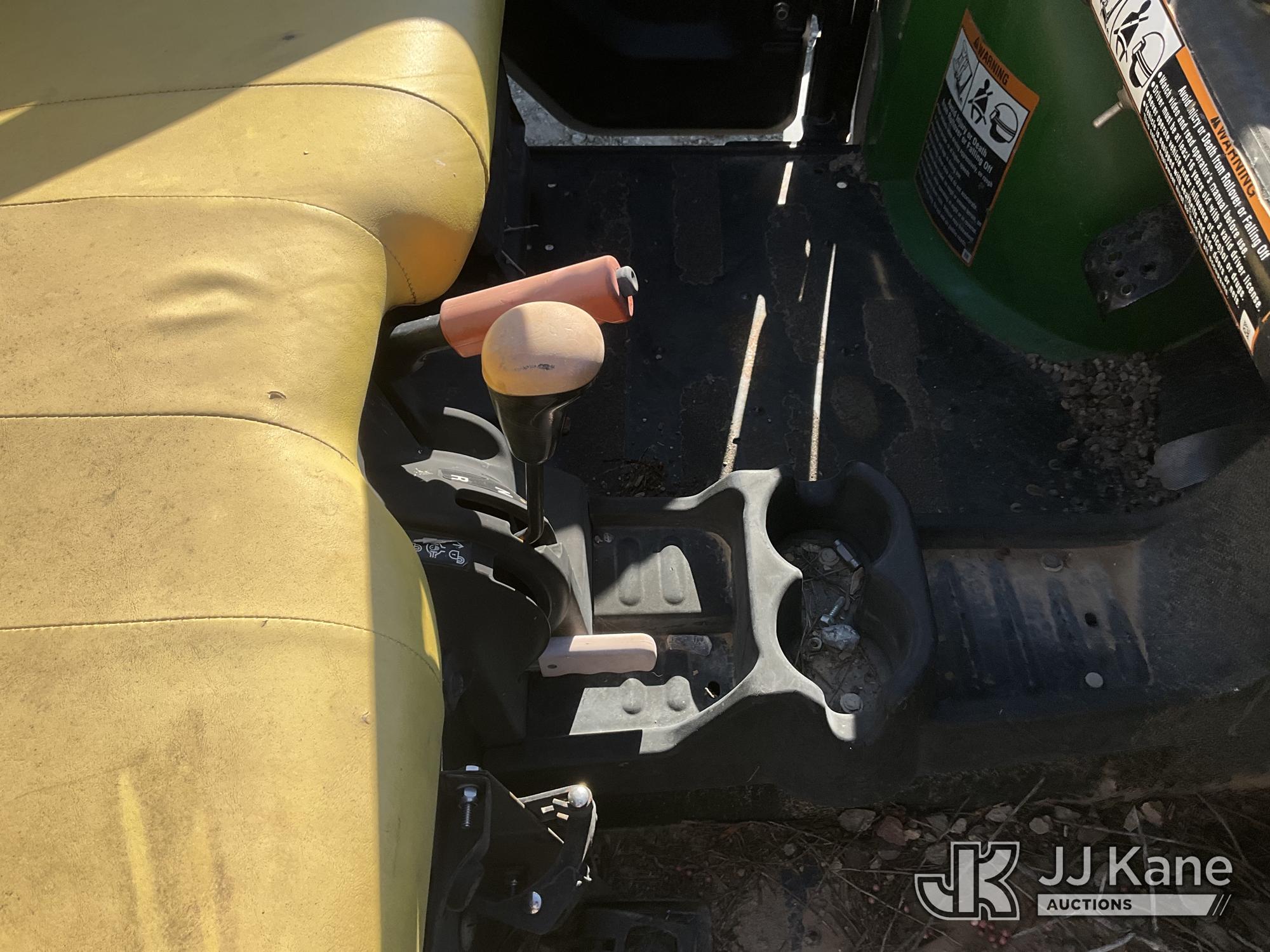 2016 John Deere GATOR XUV825