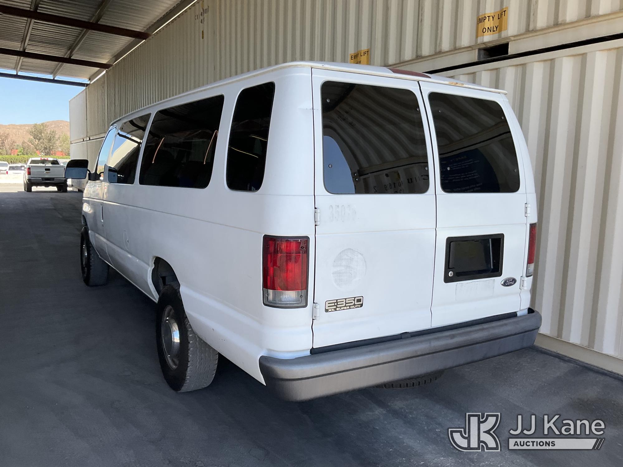 2002 Ford ECONOLINE E-350