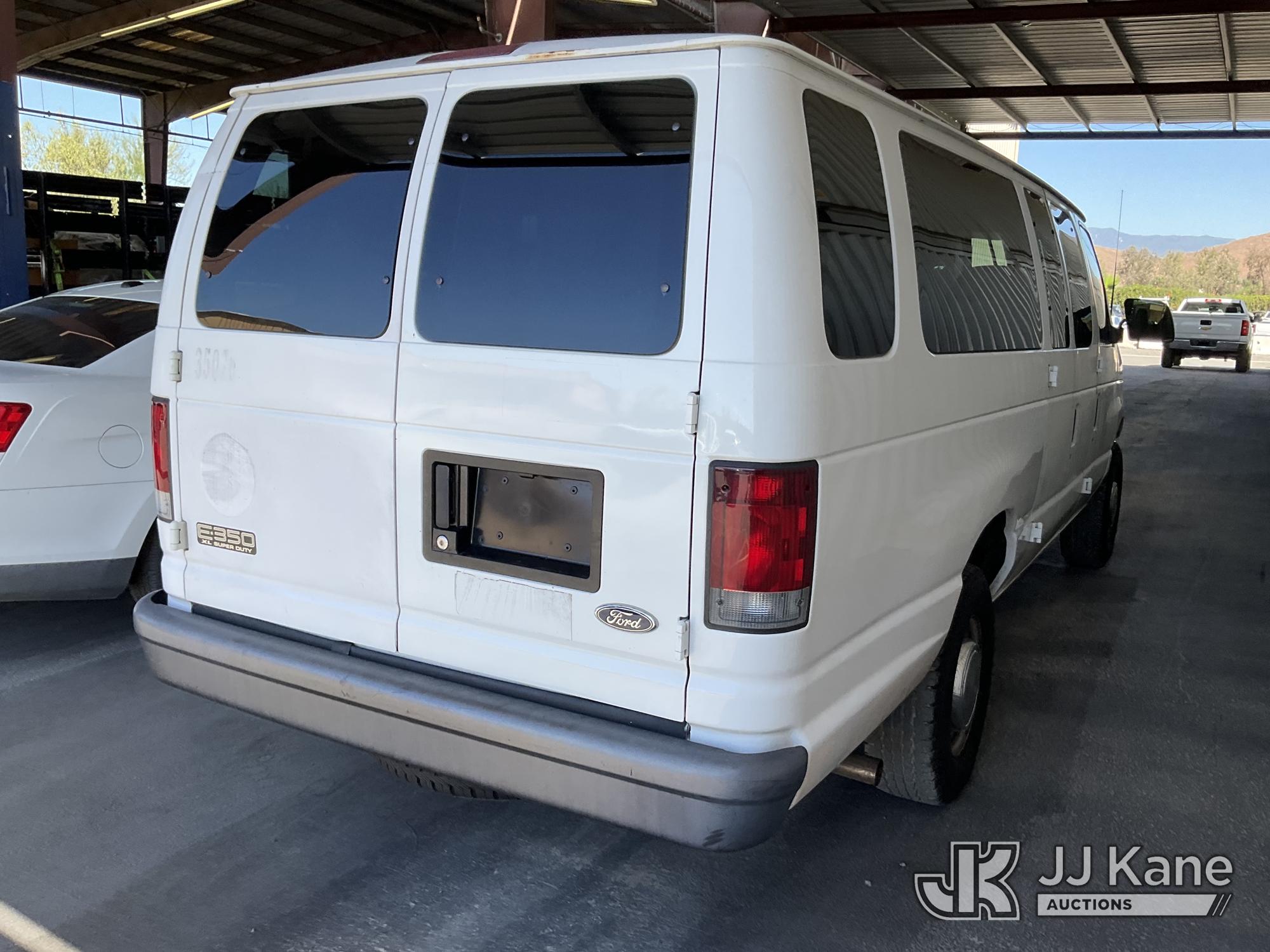 2002 Ford ECONOLINE E-350