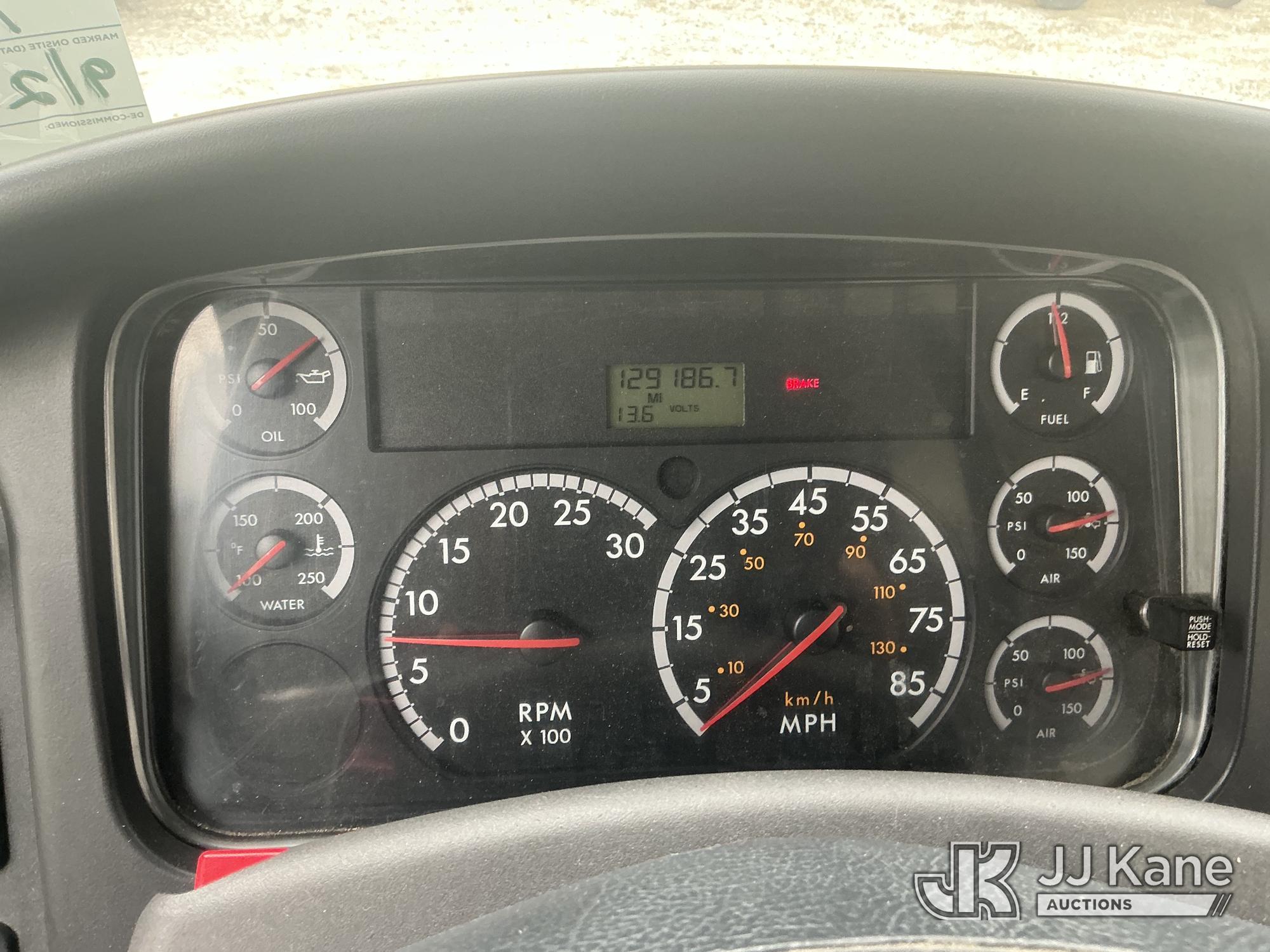 2010 Freightliner M2 106