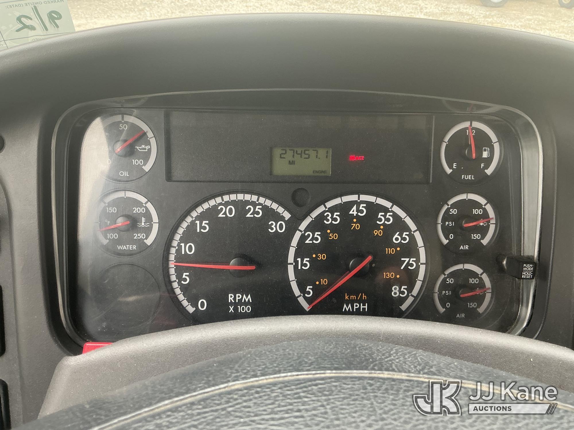 2010 Freightliner M2 106