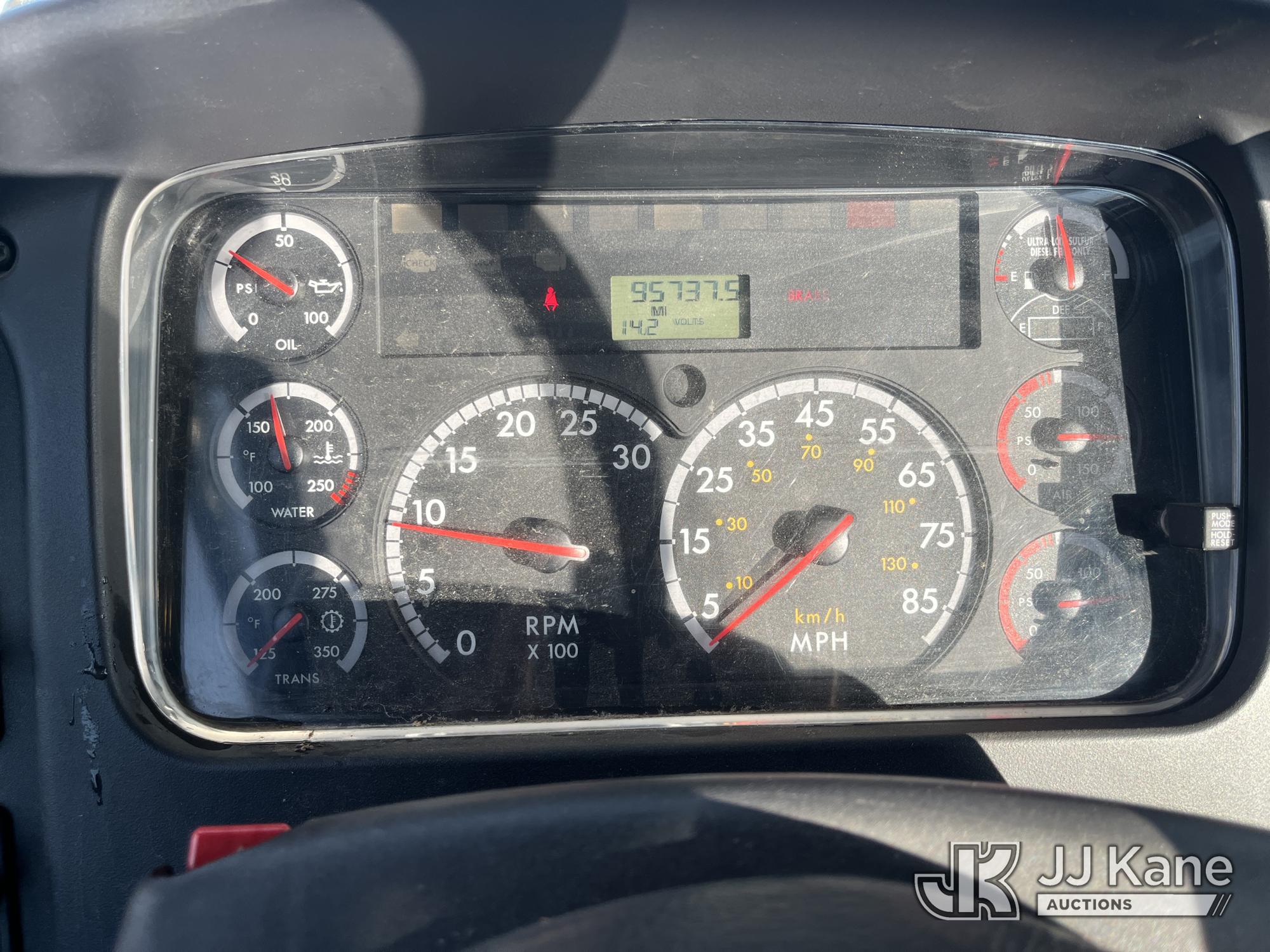 2013 Freightliner M2 106