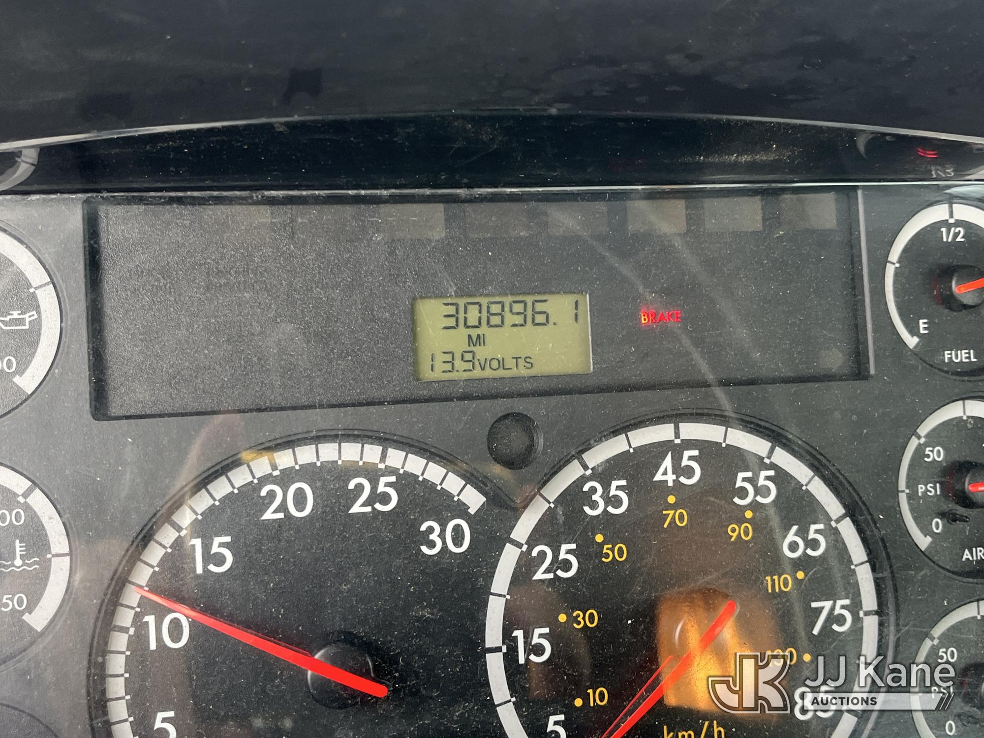 2007 Freightliner M2 106