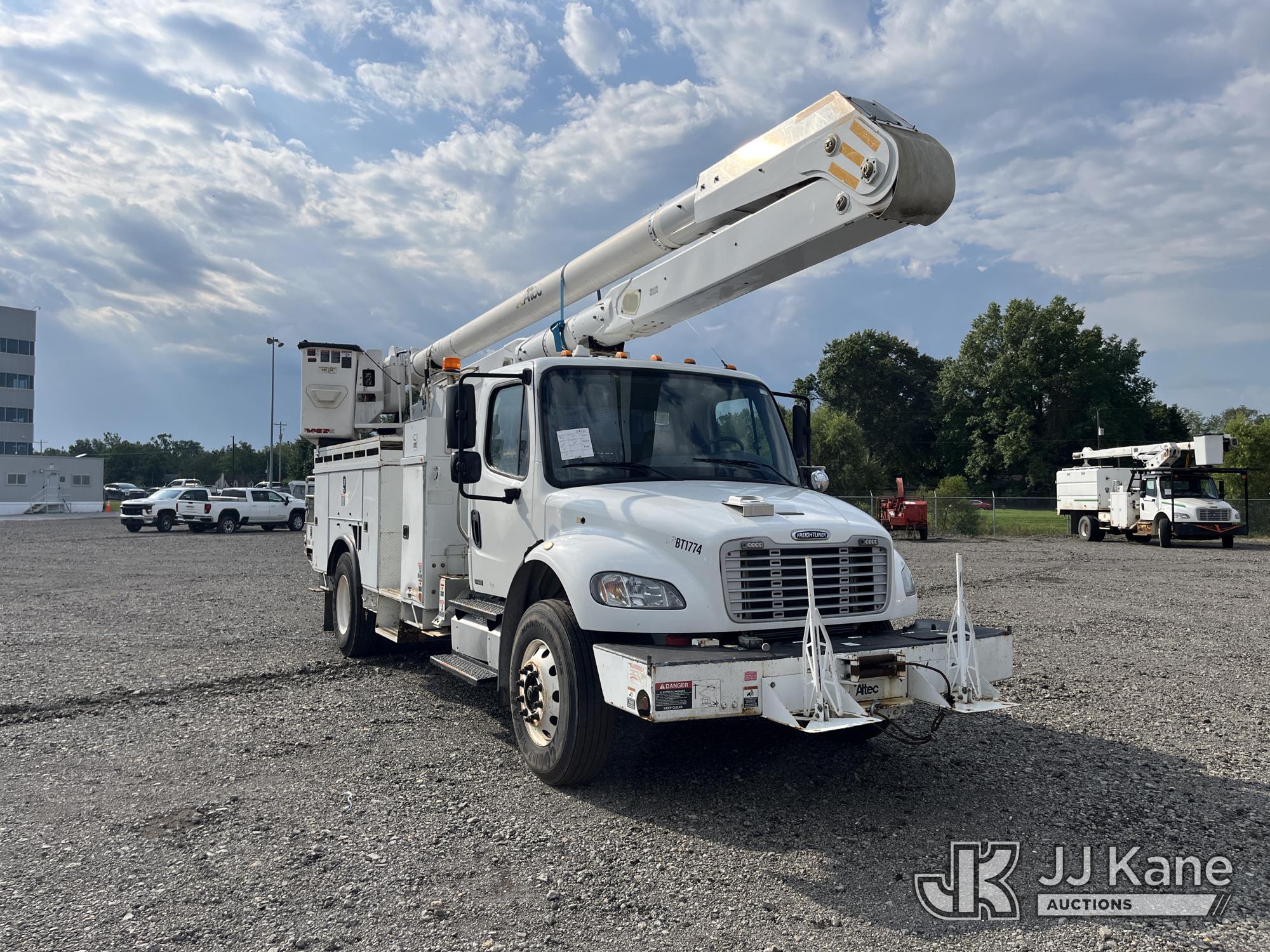 2012 Freightliner M2 106