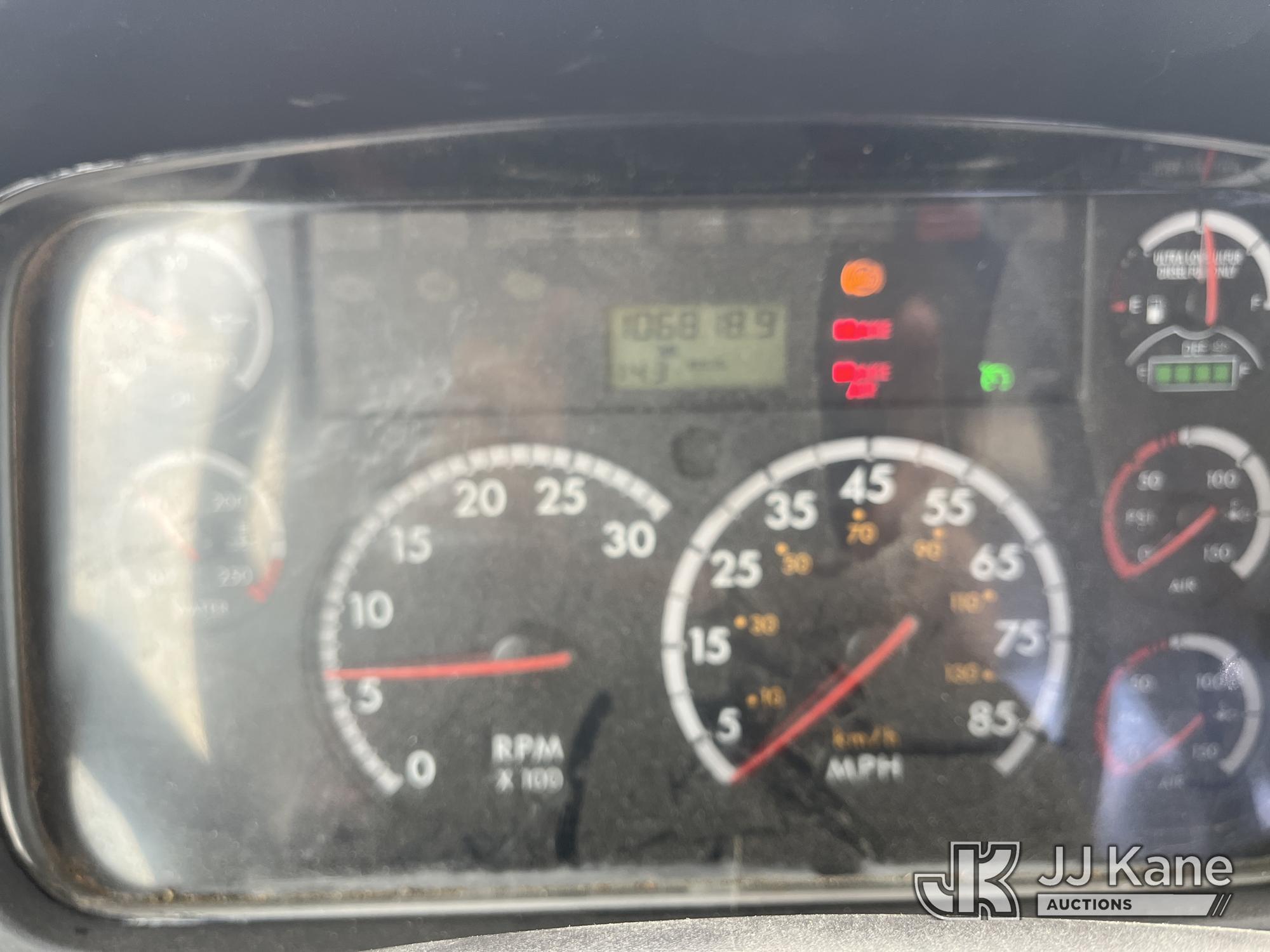 2012 Freightliner M2 106