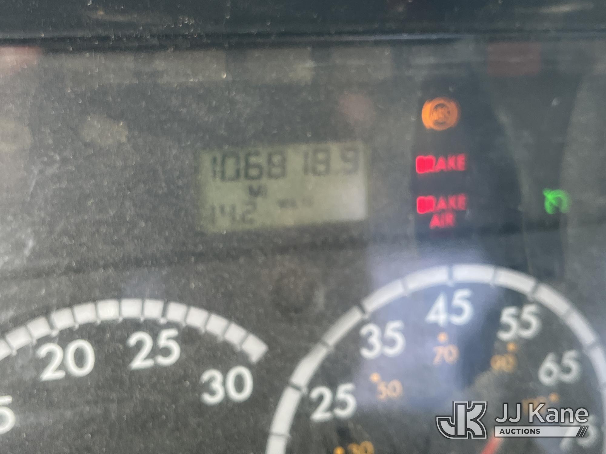 2012 Freightliner M2 106