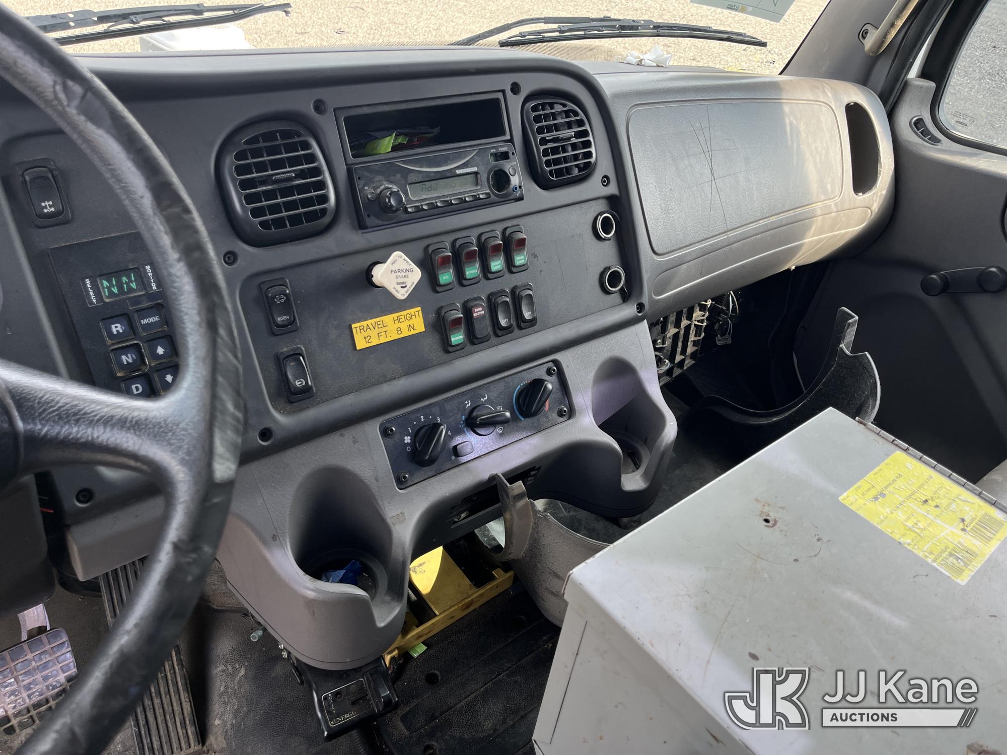 2012 Freightliner M2 106