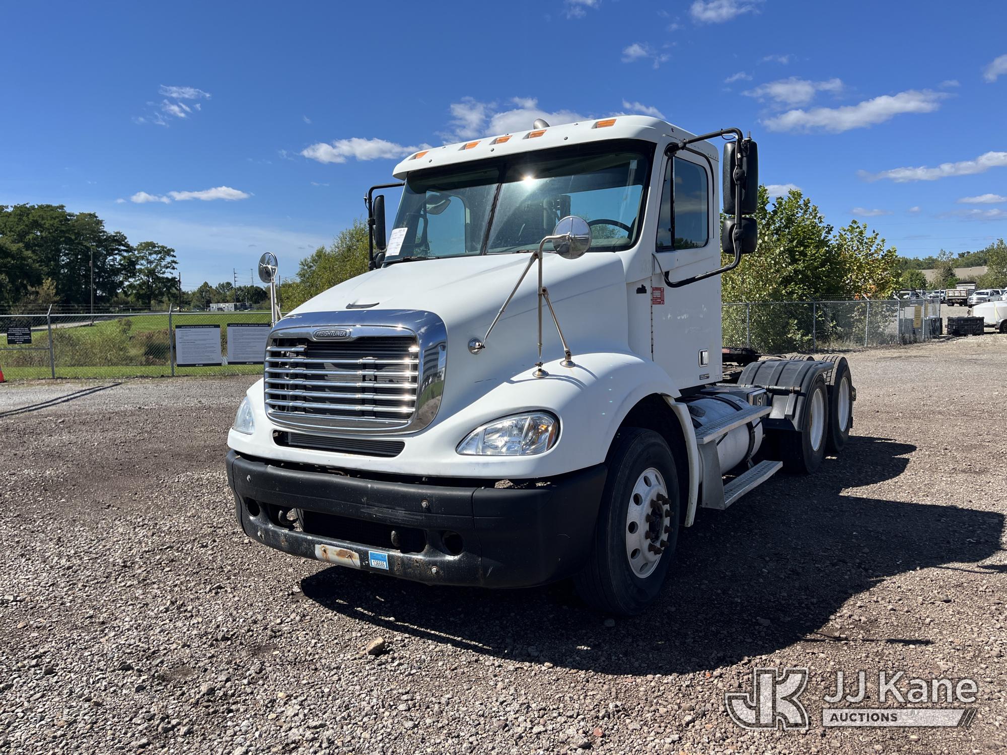 2005 Freightliner Columbia 112